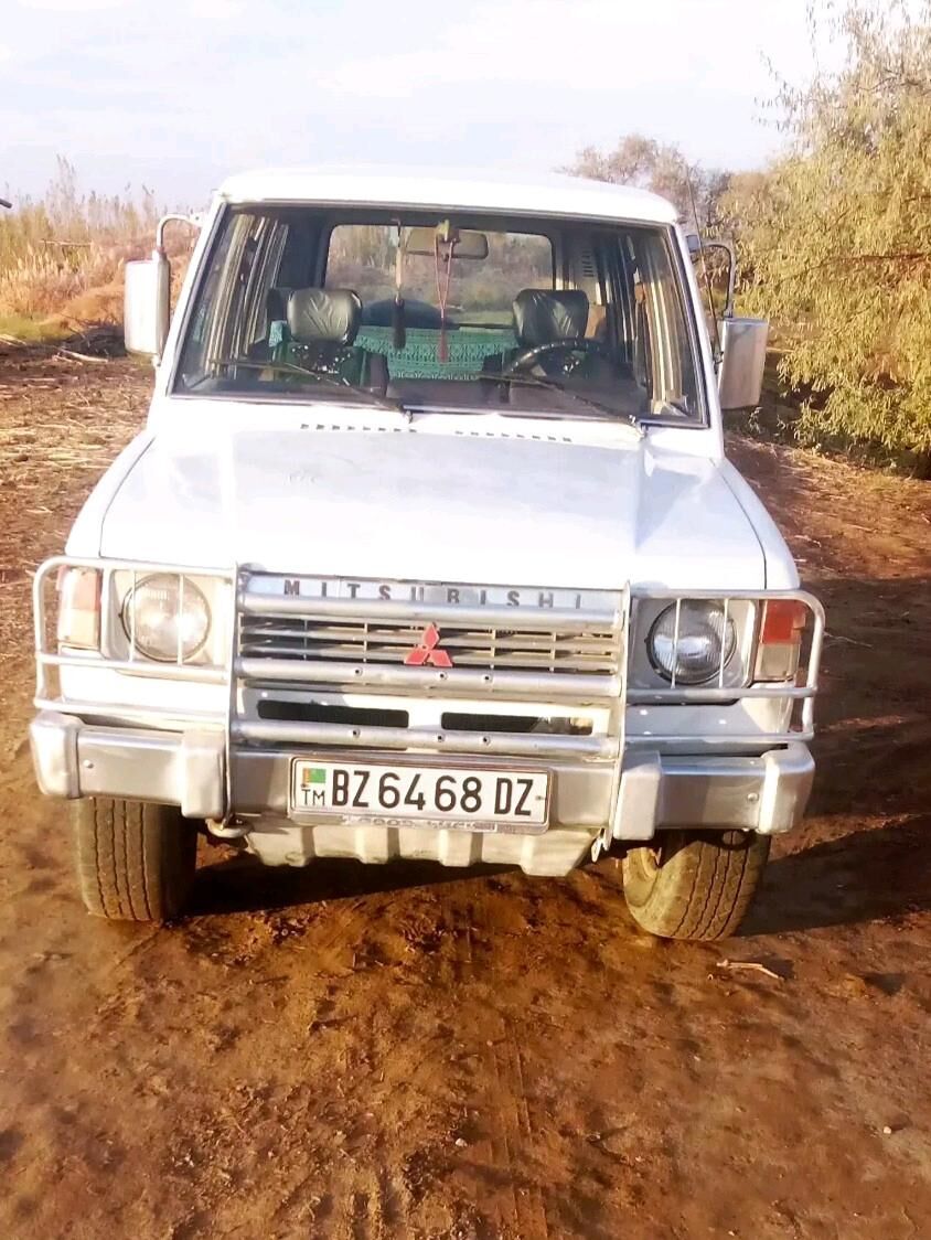 Mitsubishi Pajero 1988 - 30 000 TMT - Губадаг - img 5