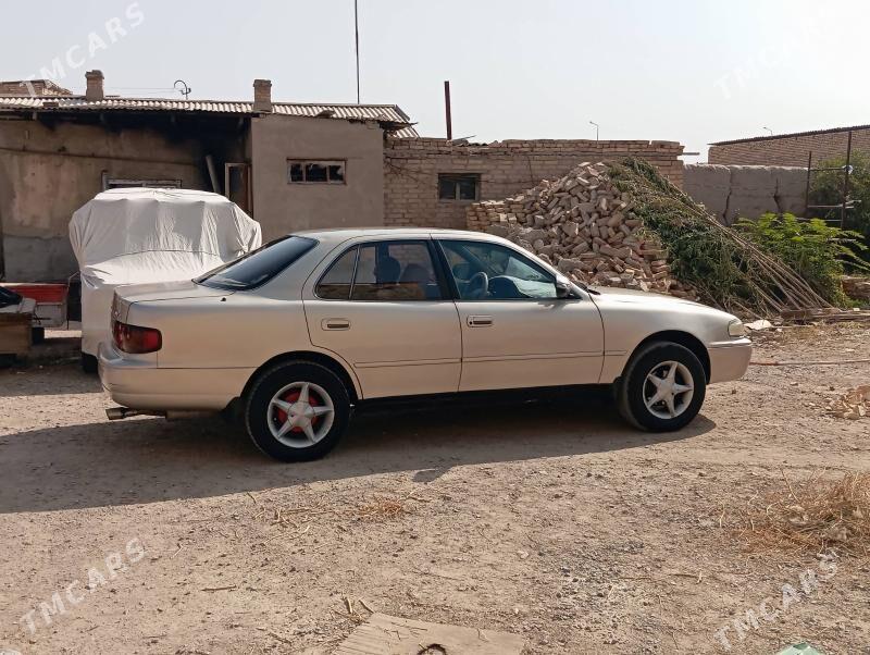 Toyota Camry 1995 - 90 000 TMT - Дянев - img 5