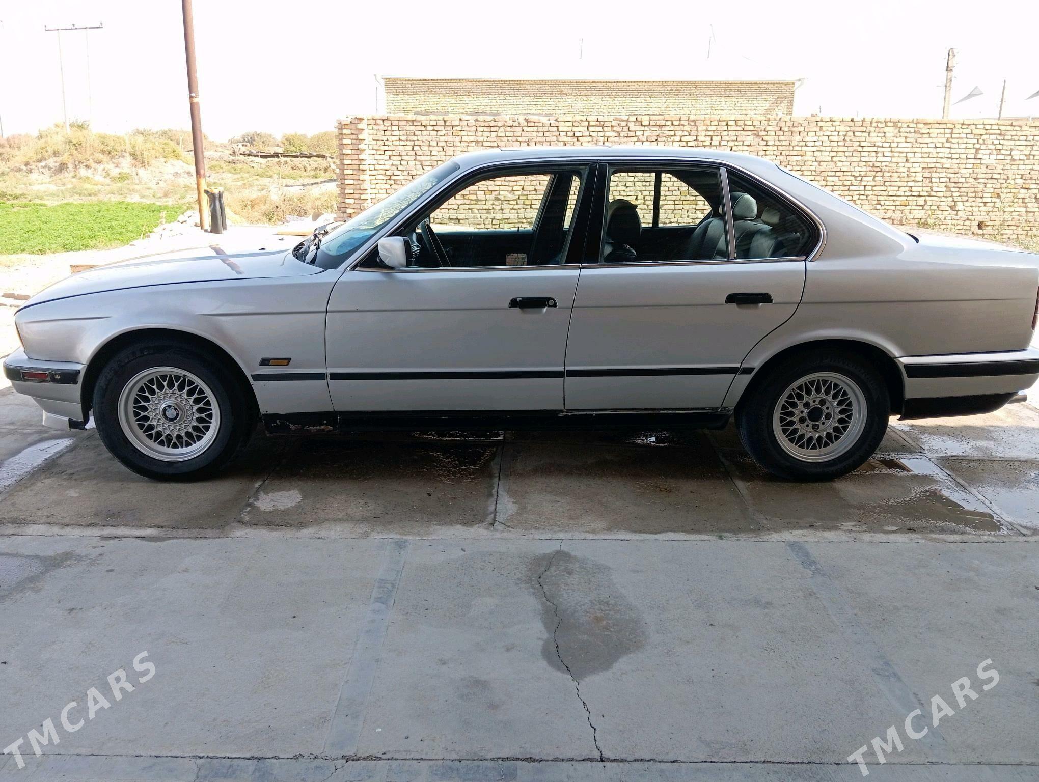 BMW 525 1990 - 40 000 TMT - Байрамали - img 4