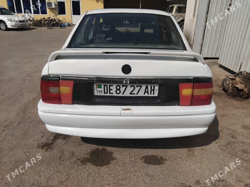 Opel Vectra 1993 - 38 000 TMT - Теджен - img 1