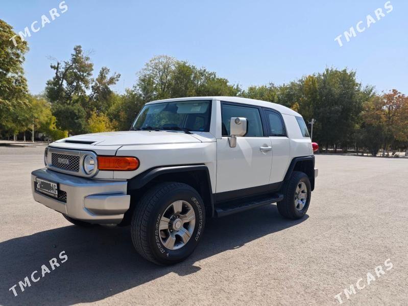 Toyota FJ Cruiser 2007 - 470 000 TMT - Aşgabat - img 2