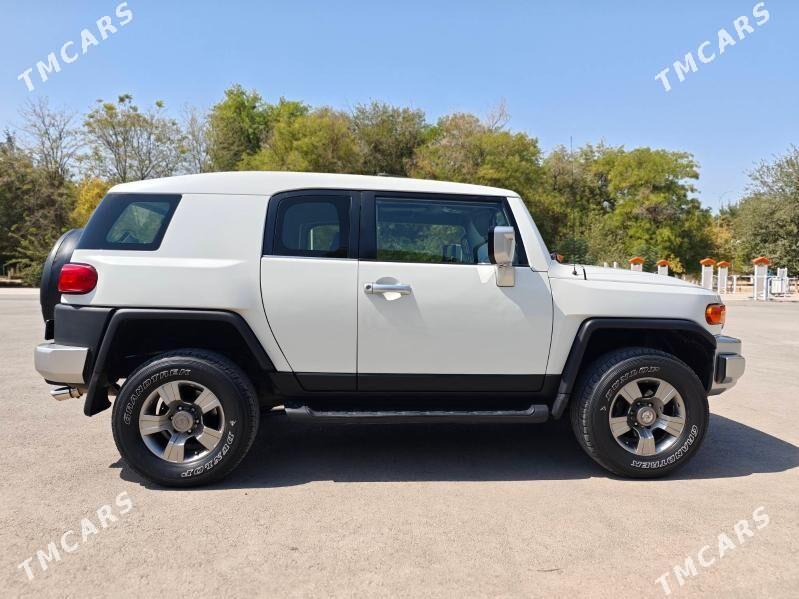 Toyota FJ Cruiser 2007 - 470 000 TMT - Aşgabat - img 7