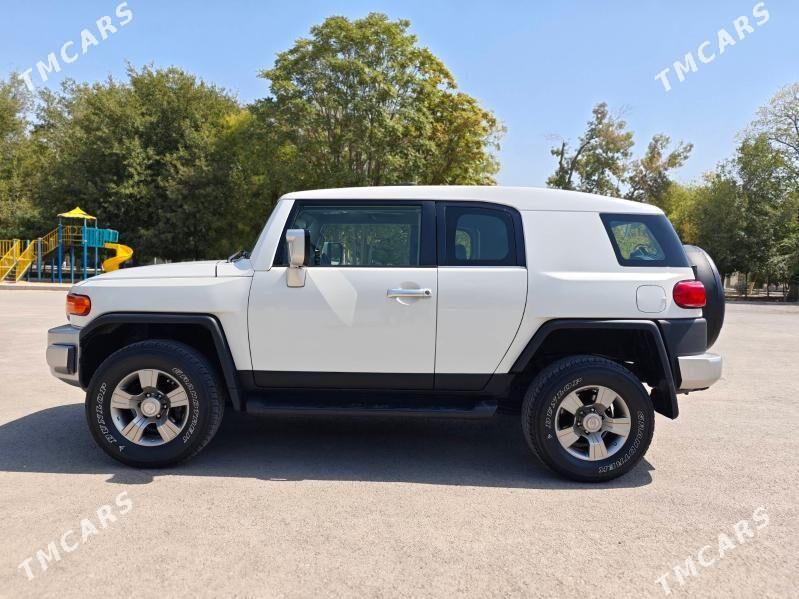 Toyota FJ Cruiser 2007 - 470 000 TMT - Aşgabat - img 4