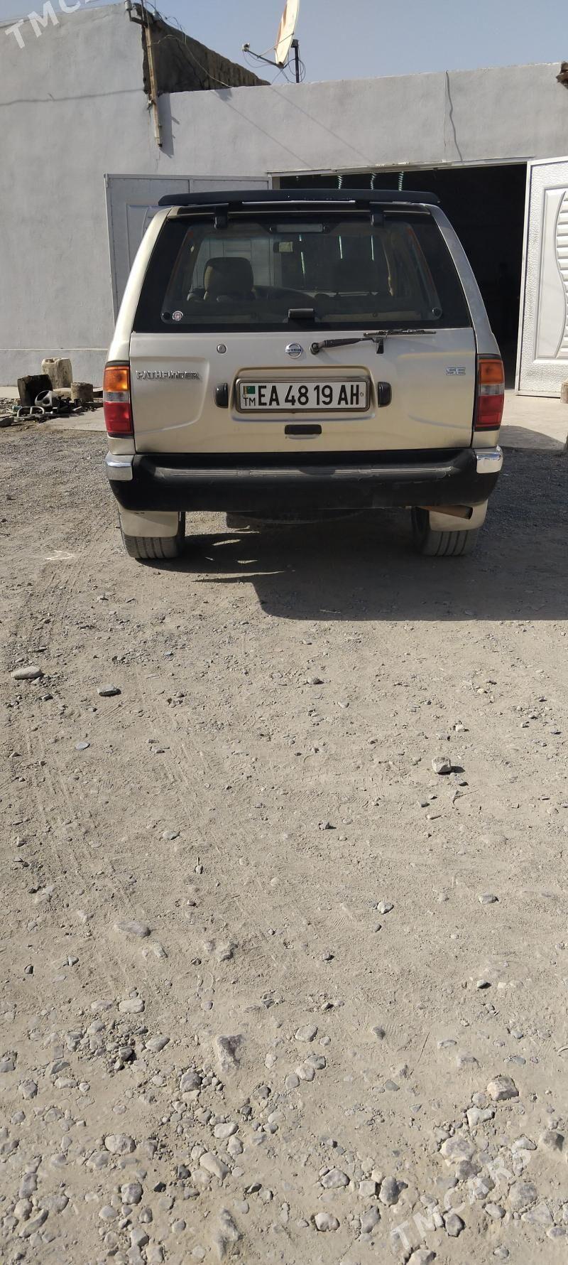 Nissan Pathfinder 1998 - 80 000 TMT - Бахарден - img 4