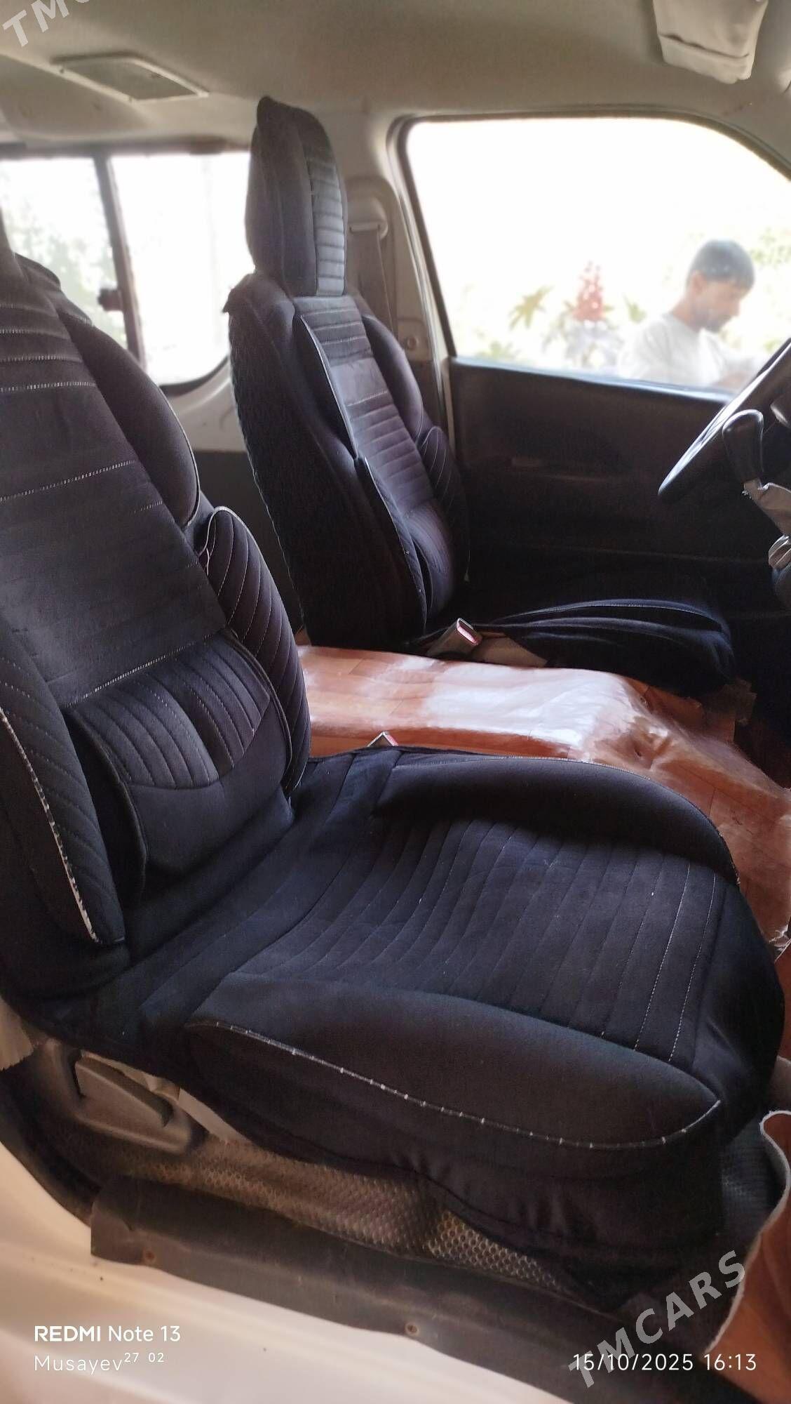 Toyota Hiace 2007 - 240 000 TMT - Ёлётен - img 2