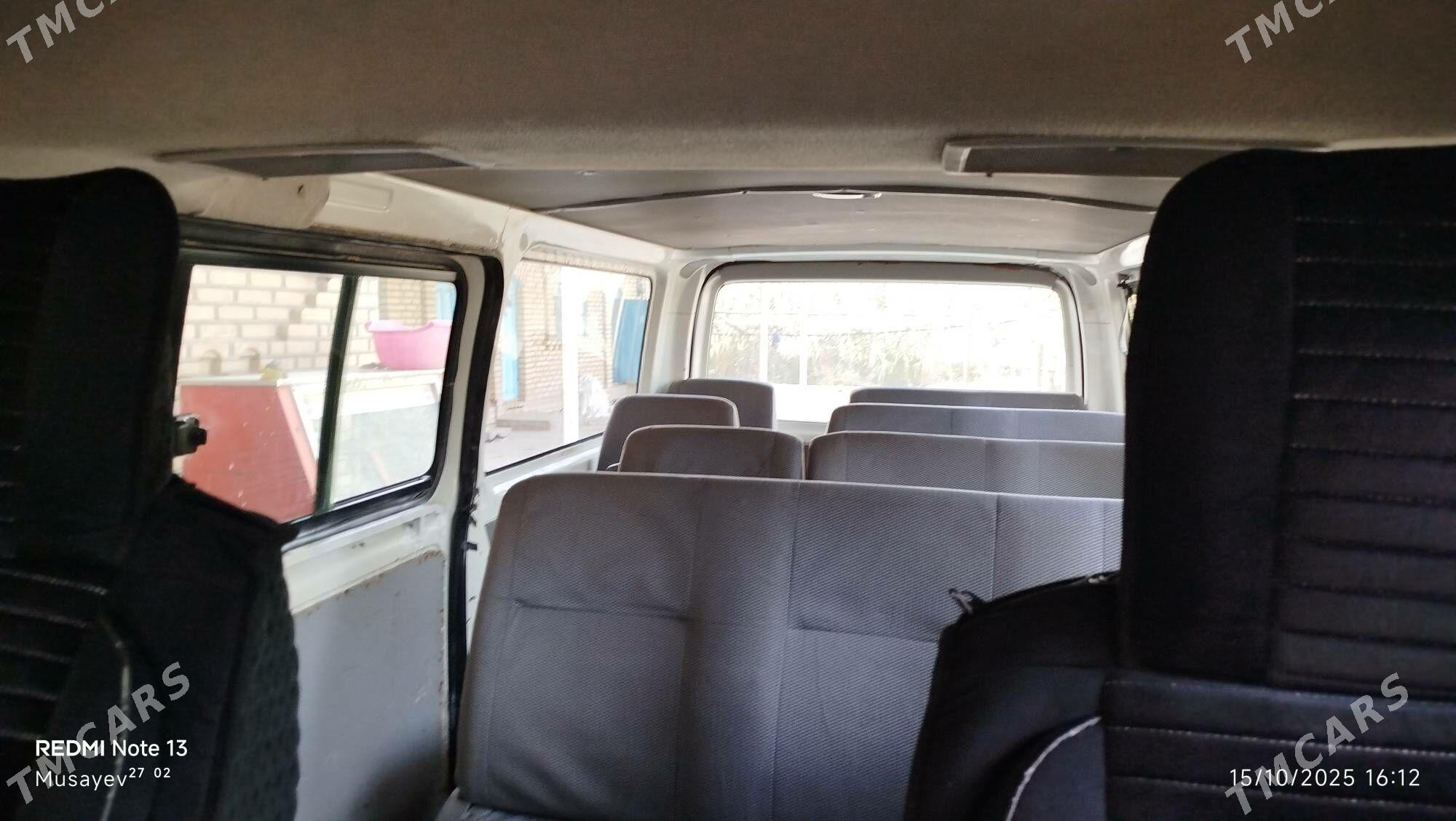 Toyota Hiace 2007 - 240 000 TMT - Ёлётен - img 1