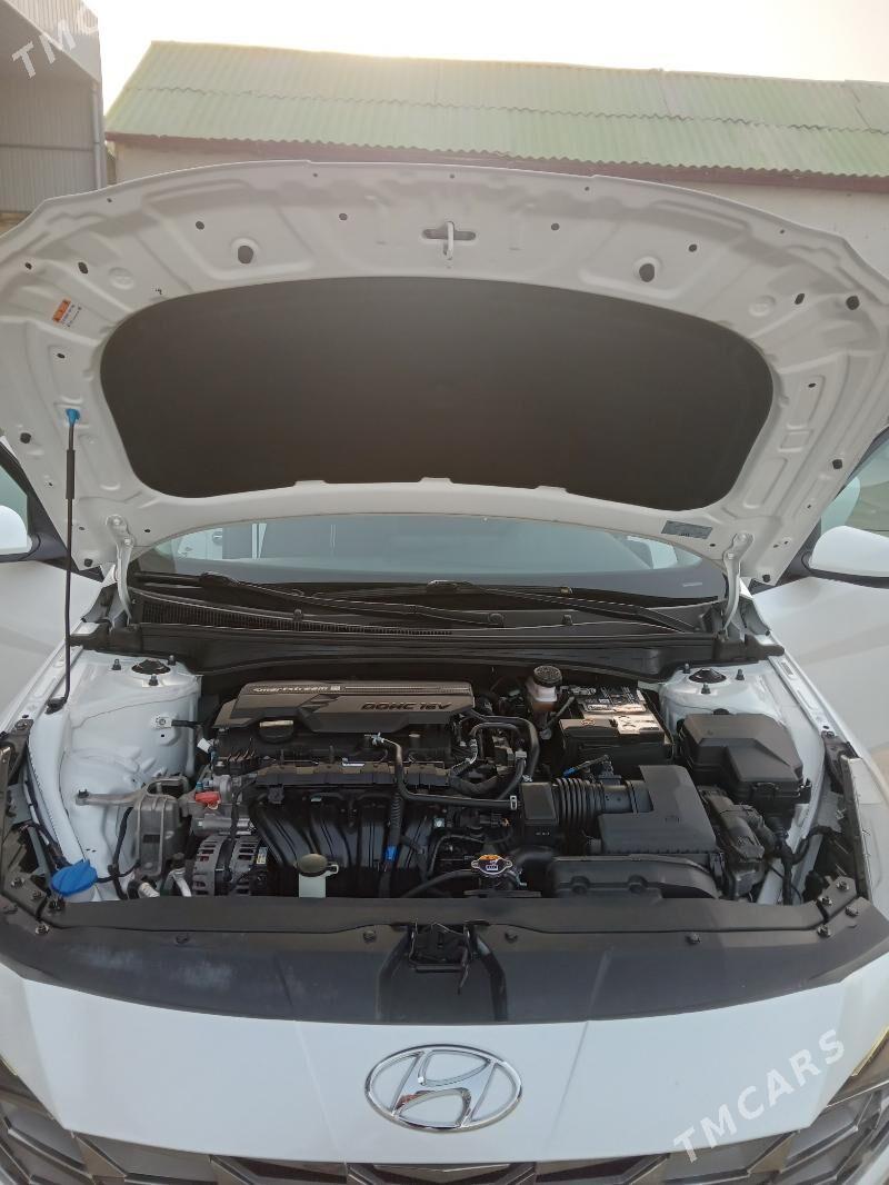 Hyundai Elantra 2021 - 240 000 TMT - Aşgabat - img 4