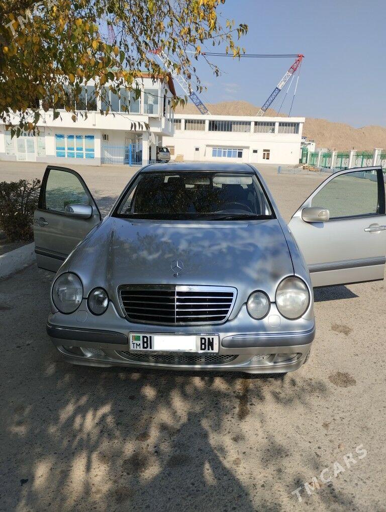 Mercedes-Benz E320 2000 - 110 000 TMT - Туркменбаши - img 4