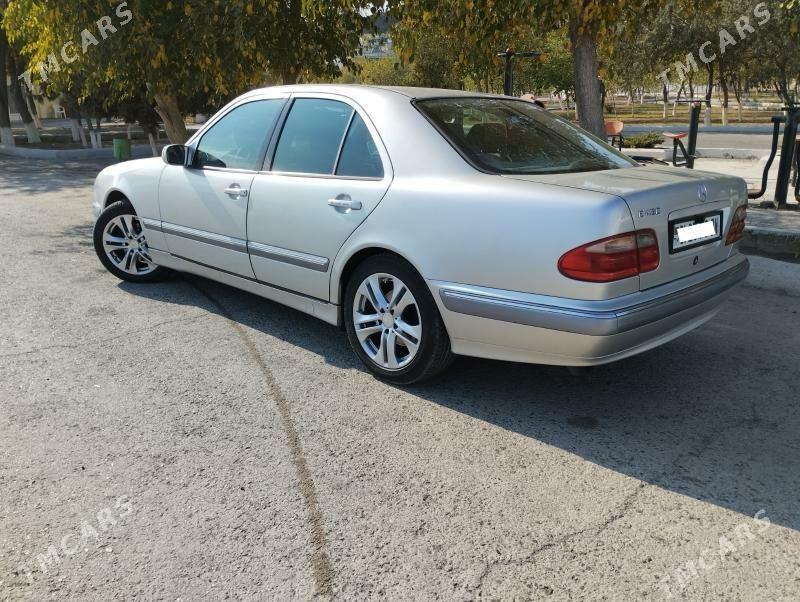Mercedes-Benz E320 2000 - 110 000 TMT - Туркменбаши - img 7