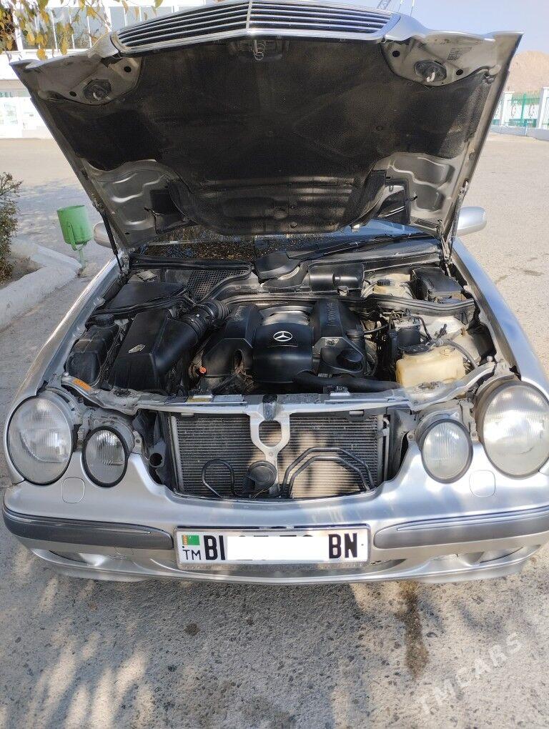 Mercedes-Benz E320 2000 - 110 000 TMT - Туркменбаши - img 6