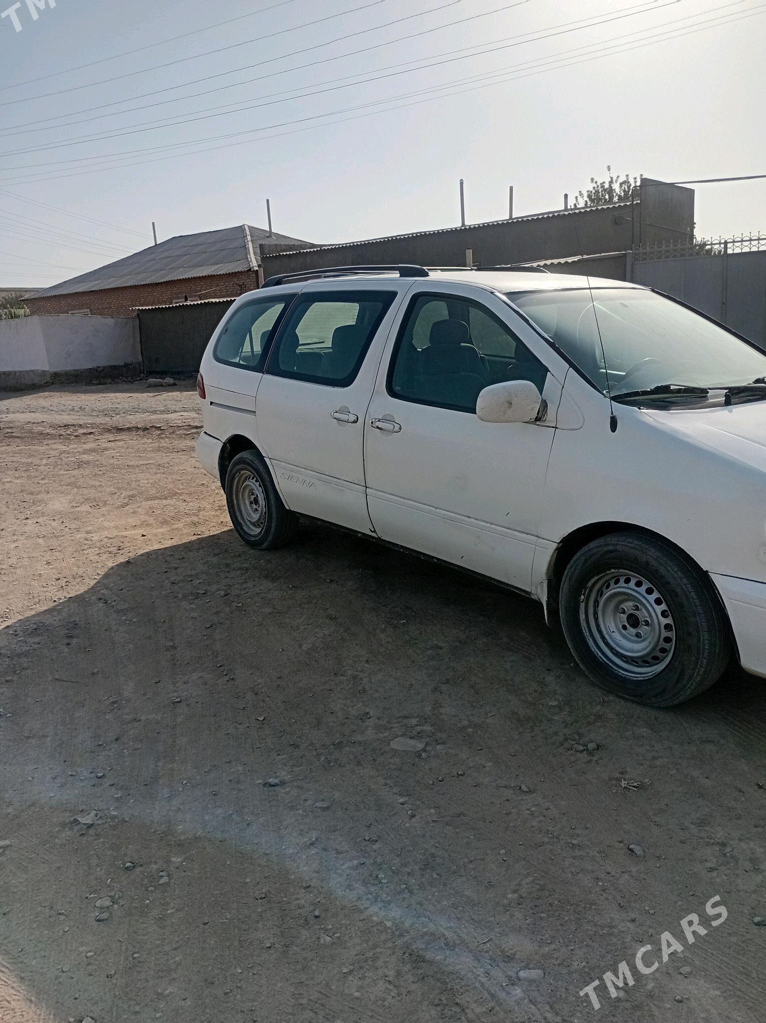 Toyota Sienna 2002 - 130 000 TMT - Tejen - img 3