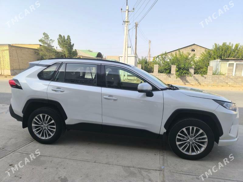 Toyota RAV4 2019 - 341 000 TMT - Мир 2 - img 8