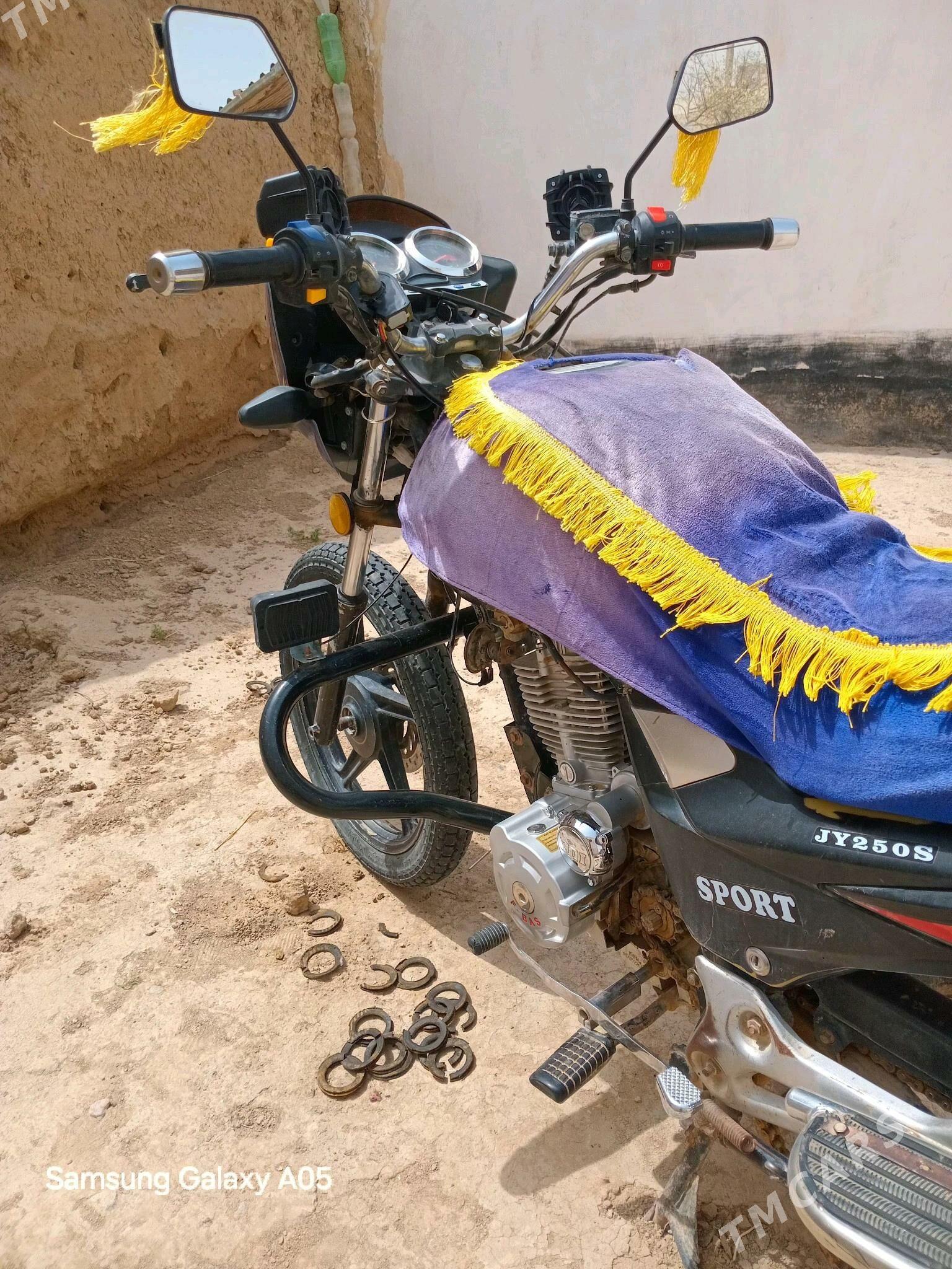 Fekon FK200-14G 2017 - 15 000 TMT - Magdanly - img 2