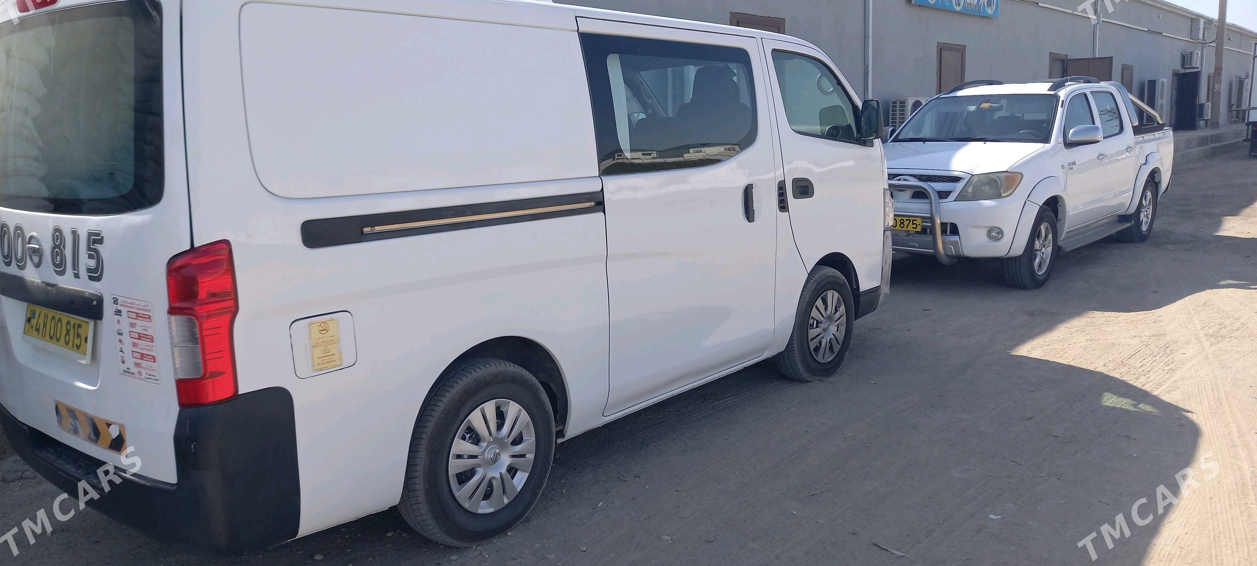 Nissan Urvan 2020 - 320 000 TMT - Мары - img 6
