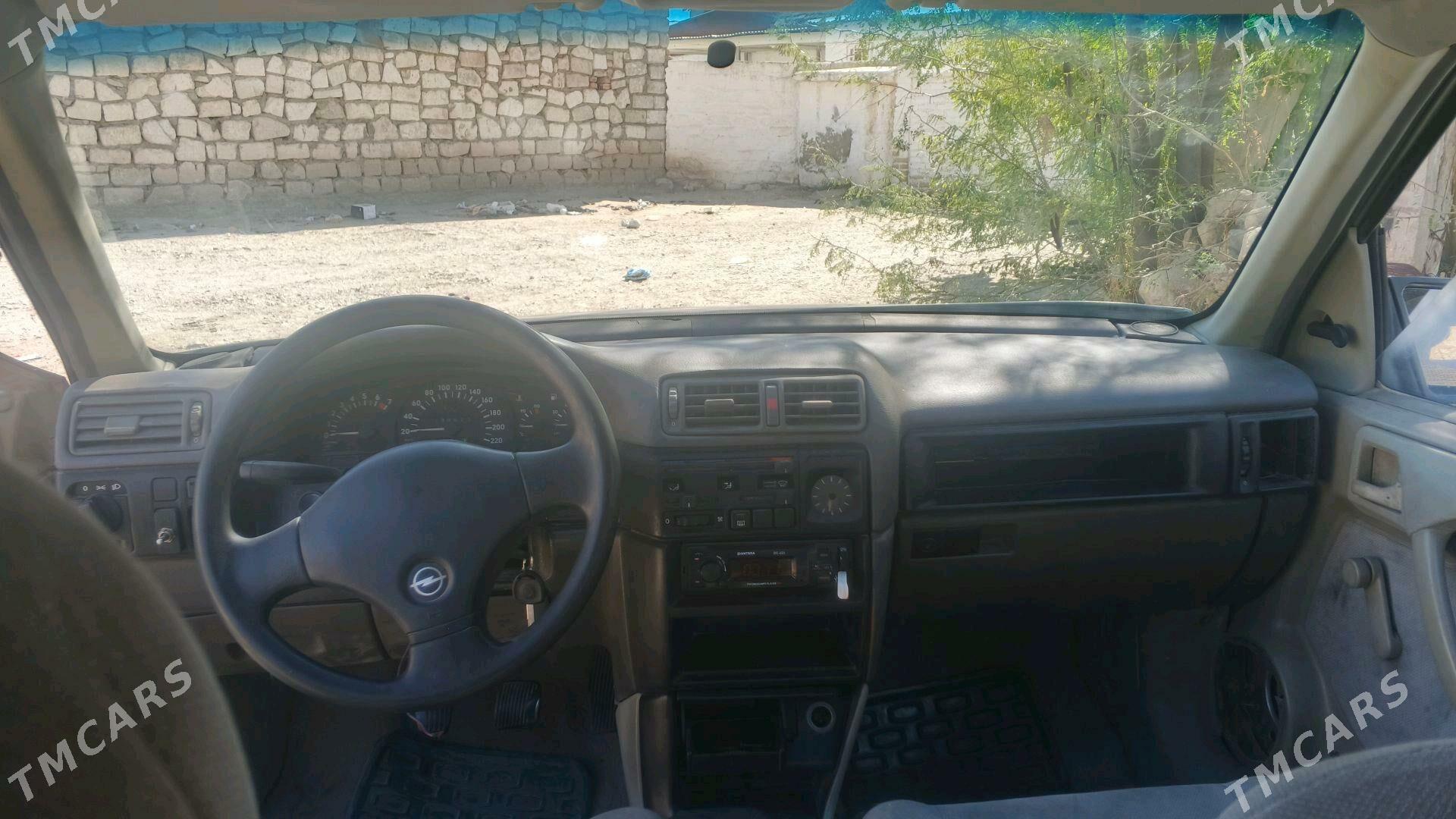 Opel Vectra 1992 - 30 000 TMT - Балканабат - img 4