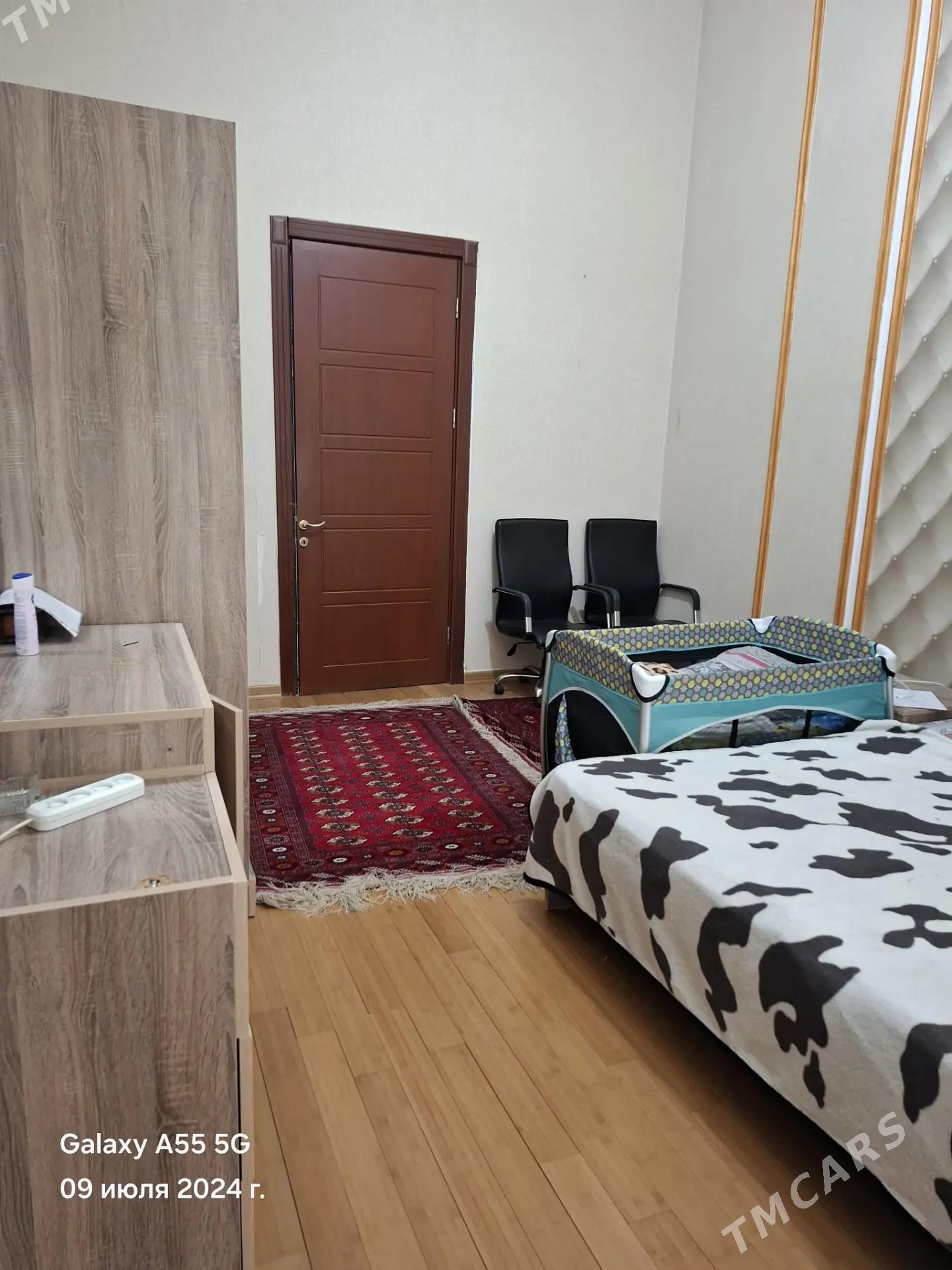 Elitka Moskowski 4 Kom 210m - Moskowskiý köç. (10 ýyl abadançylyk şaýoly) - img 9