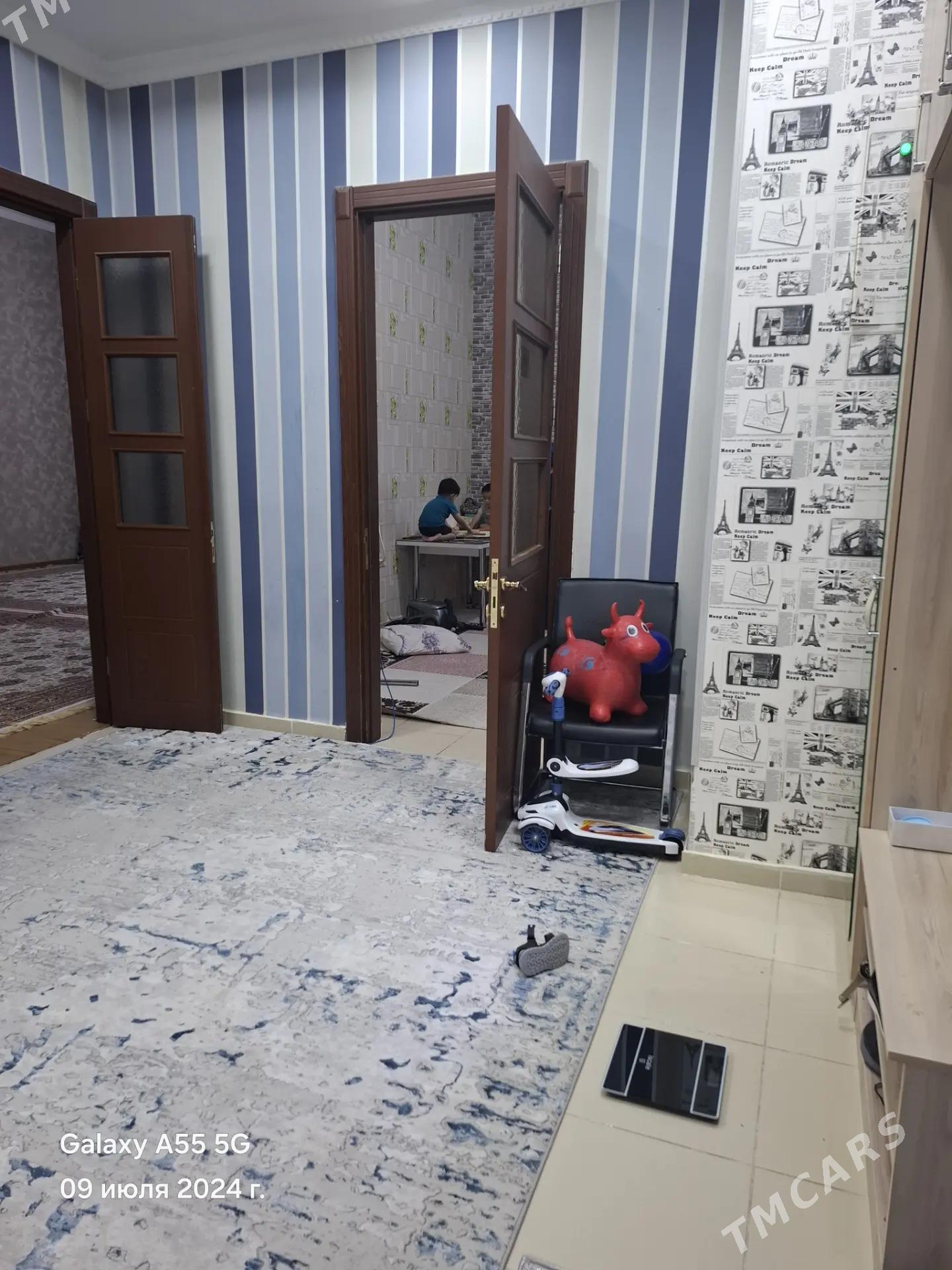 Elitka Moskowski 4 Kom 210m - Moskowskiý köç. (10 ýyl abadançylyk şaýoly) - img 3