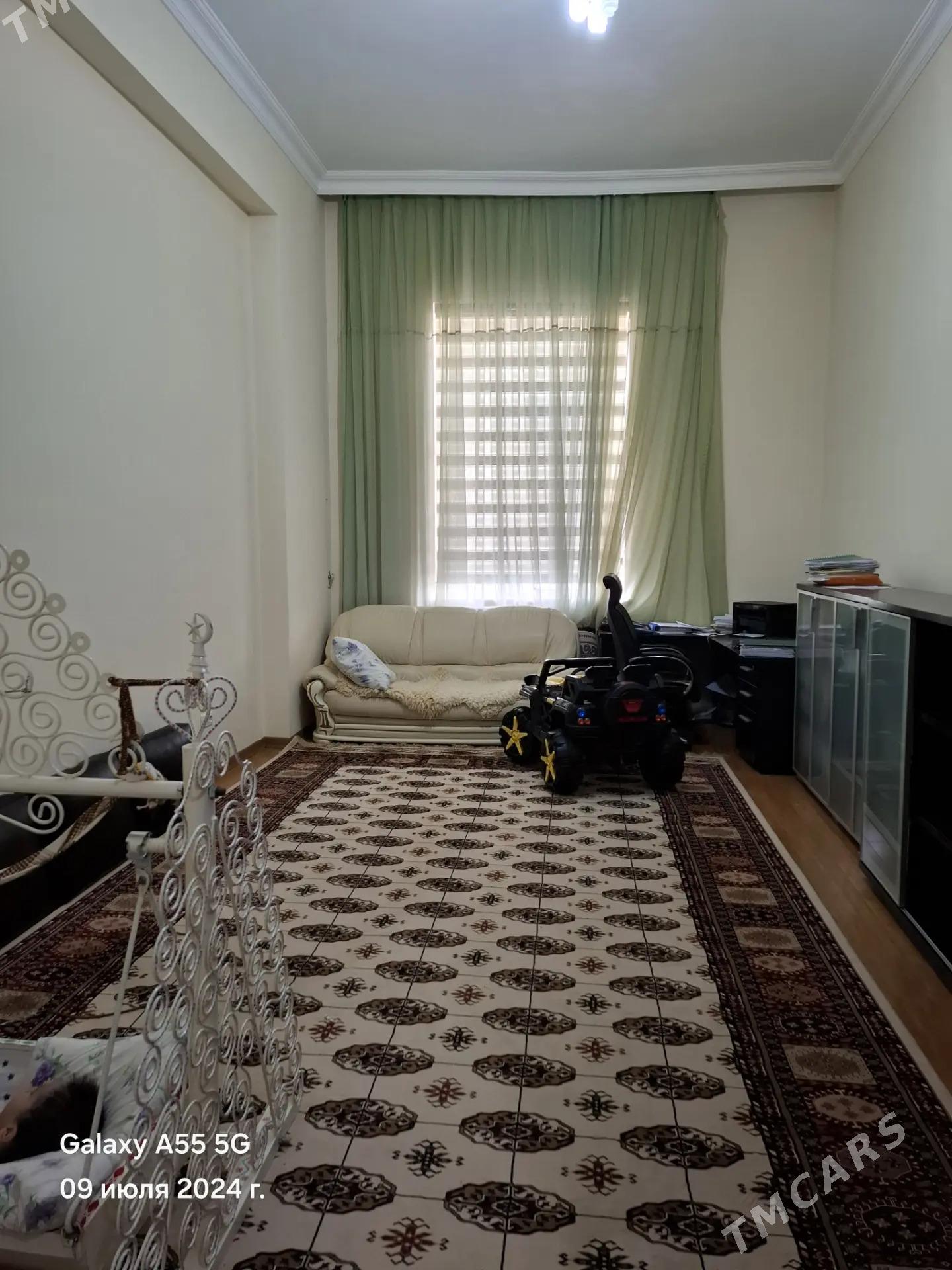 Elitka Moskowski 4 Kom 210m - Moskowskiý köç. (10 ýyl abadançylyk şaýoly) - img 2