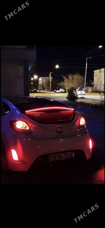 Hyundai Veloster 2012 - 125 000 TMT - Бахарден - img 3