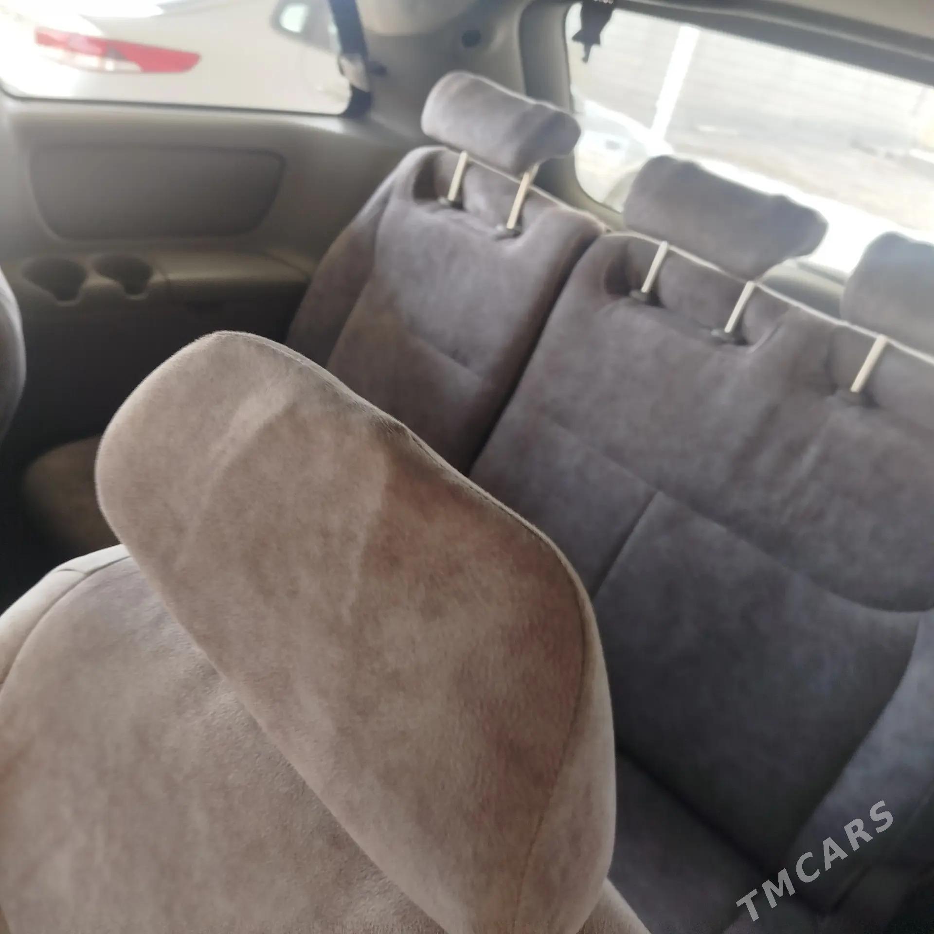 Toyota Sienna 2005 - 195 000 TMT - Мары - img 1