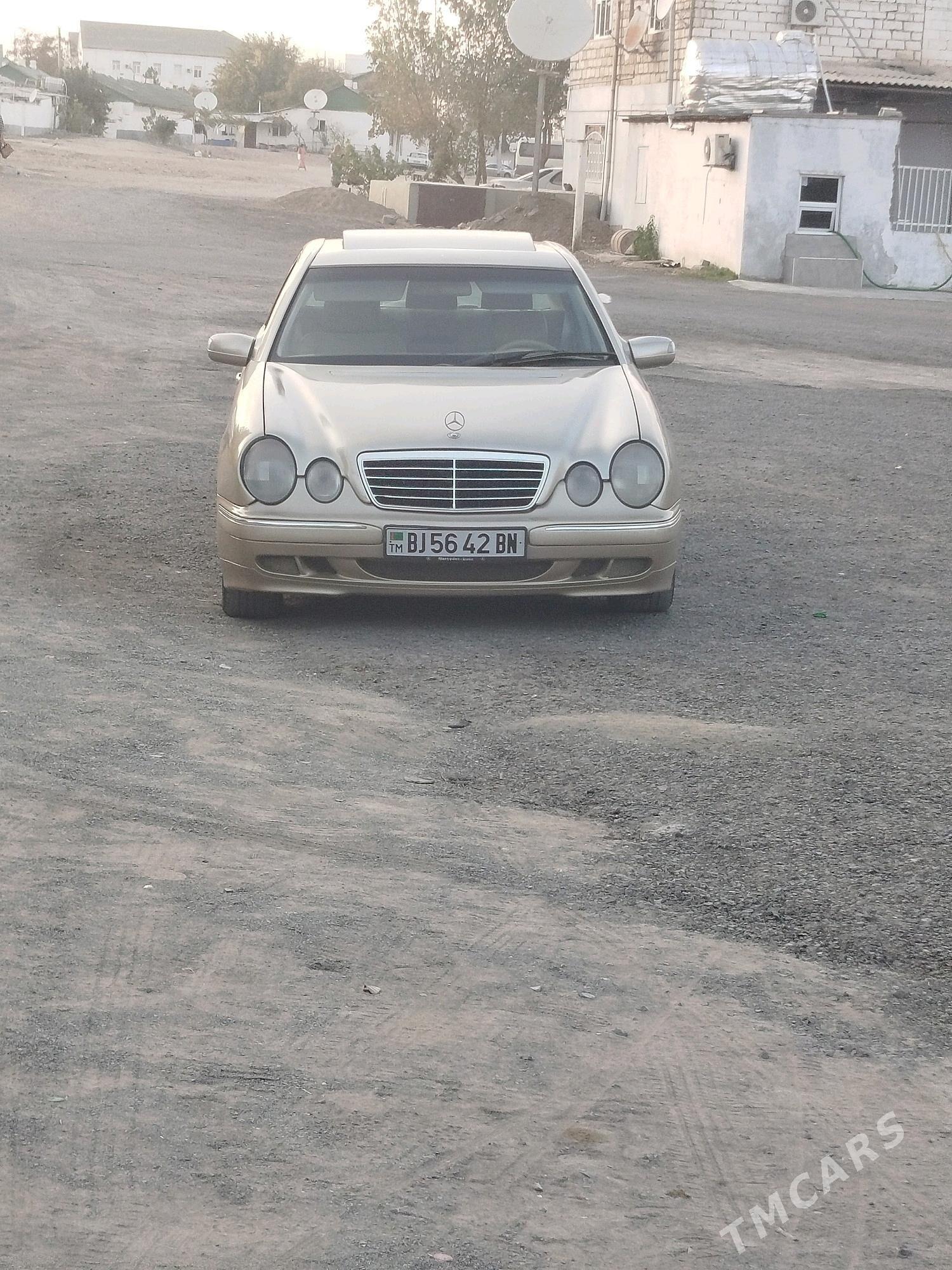 Mercedes-Benz E320 2001 - 106 000 TMT - Туркменбаши - img 1