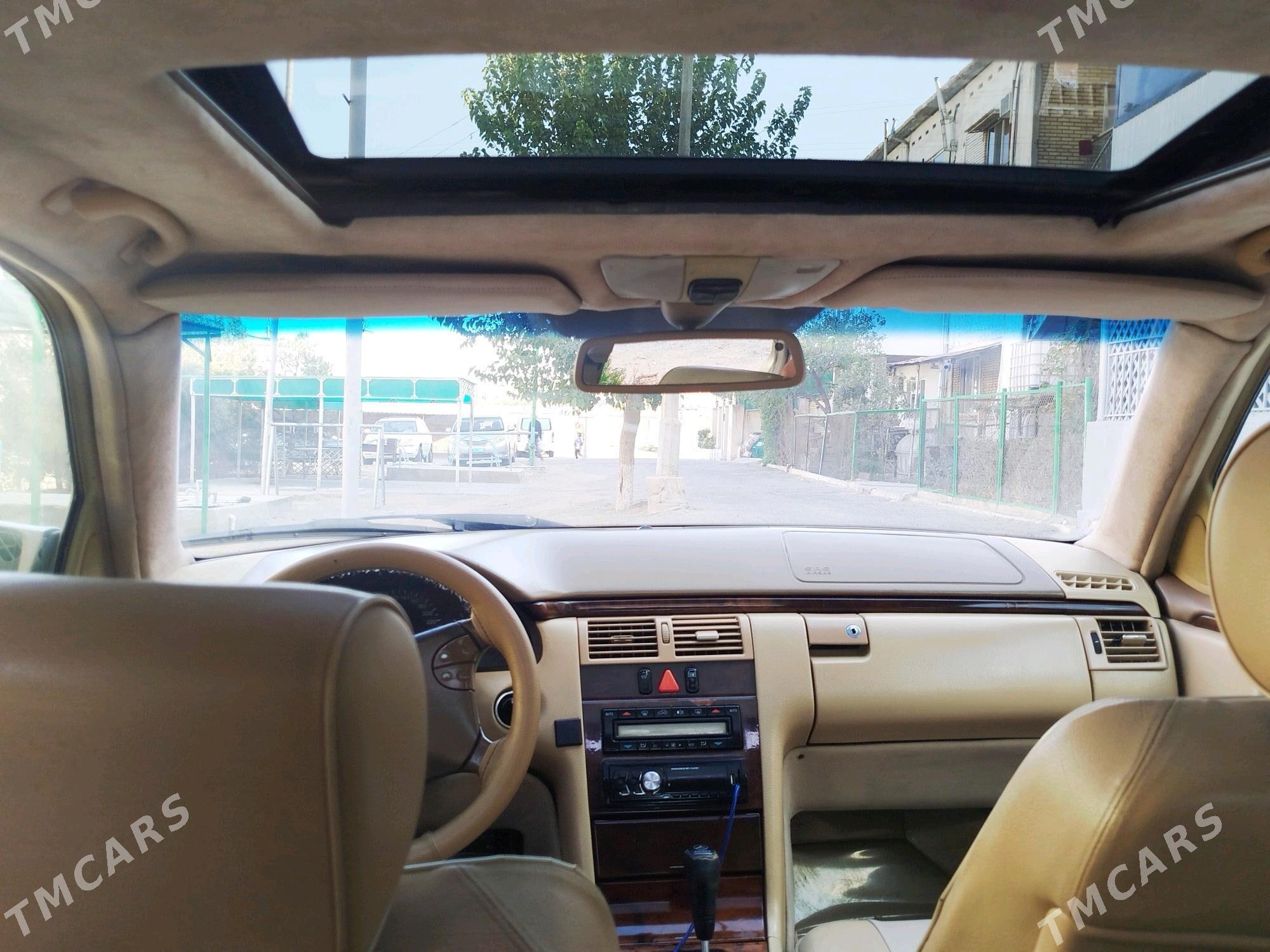 Mercedes-Benz E320 2001 - 106 000 TMT - Туркменбаши - img 6