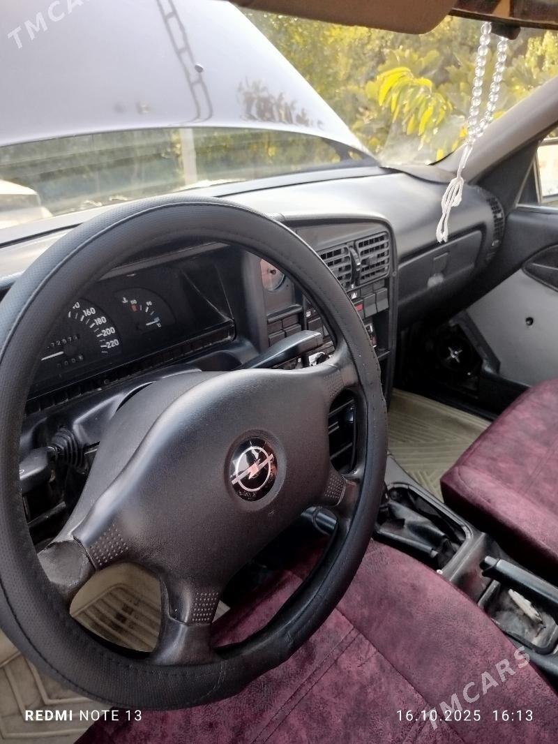 Opel Omega 1991 - 32 000 TMT - Mary - img 3