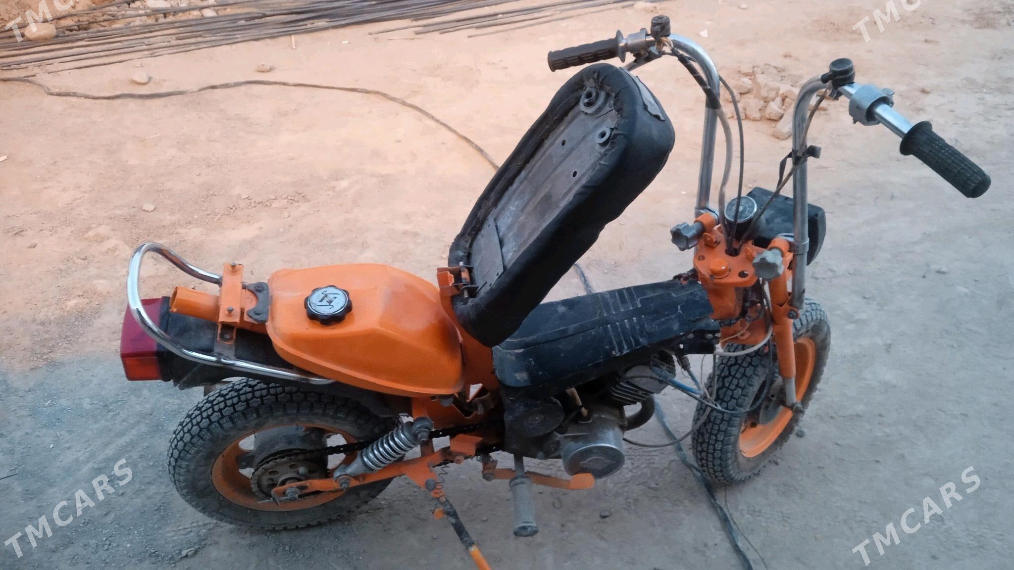 Ural 5557 1999 - 3 000 TMT - Ак-Бугдайский этрап - img 1