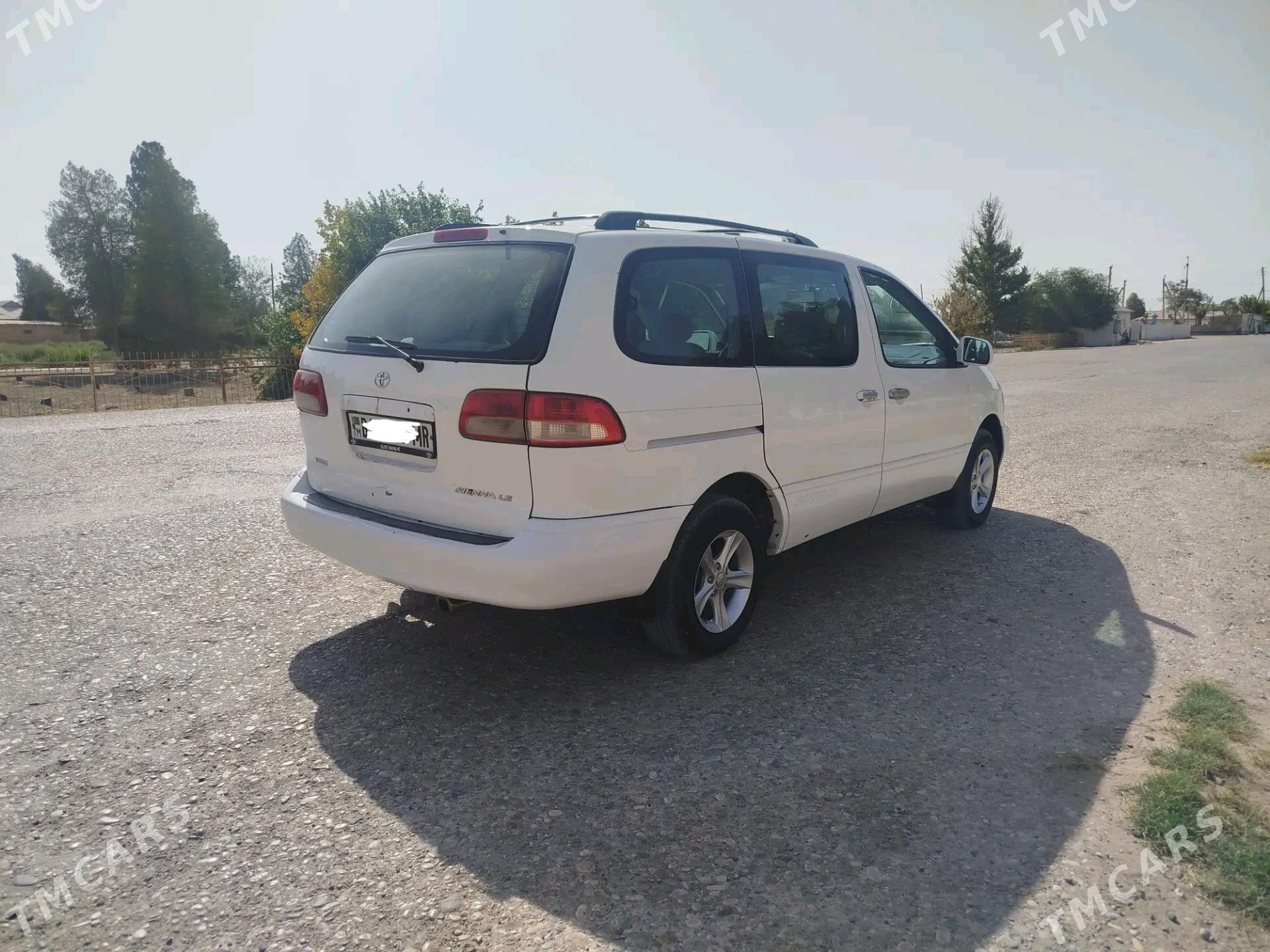 Toyota Sienna 2001 - 150 000 TMT - Тагтабазар - img 7