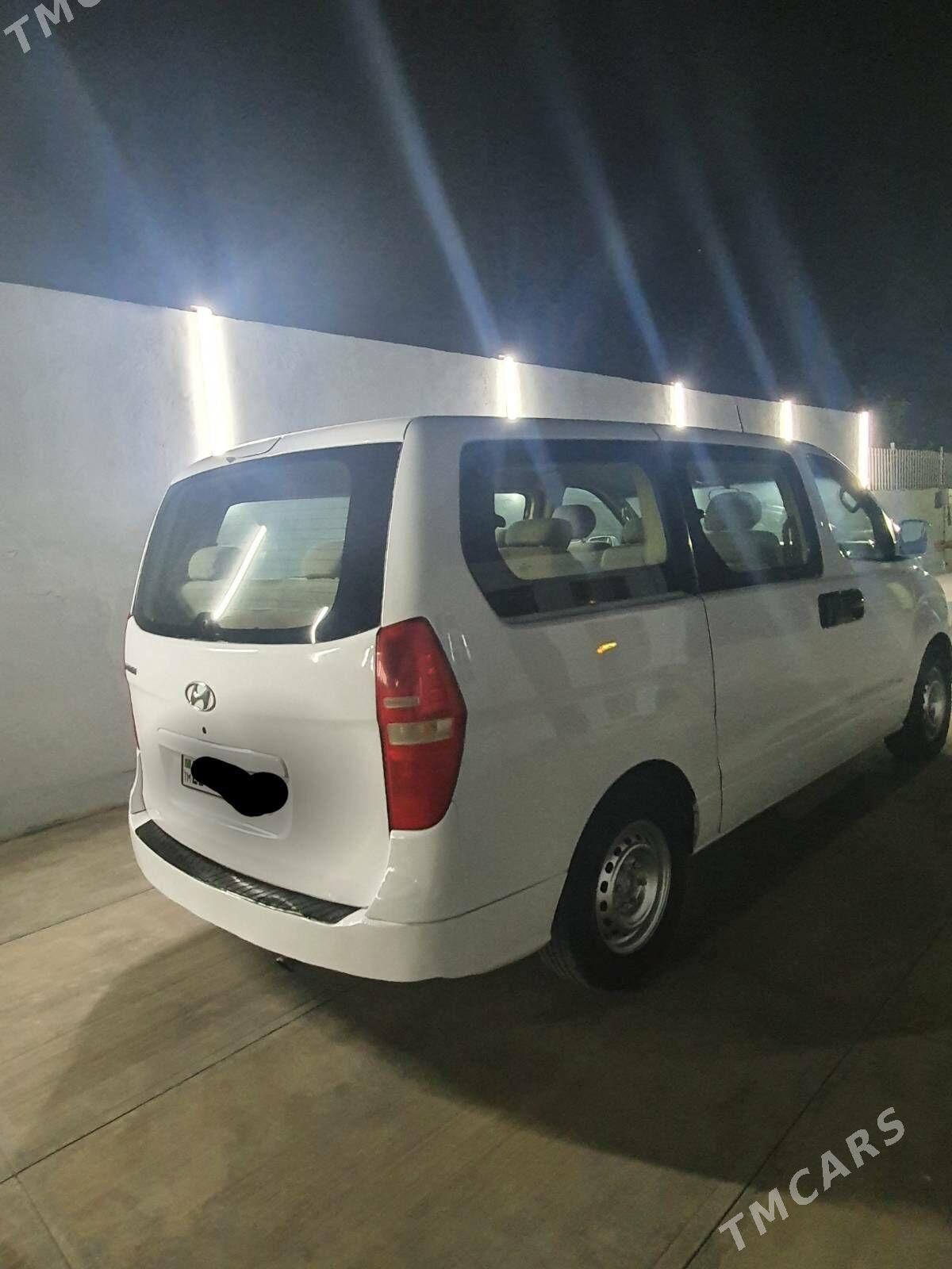 Hyundai H-1 2011 - 160 000 TMT - Büzmeýin - img 3