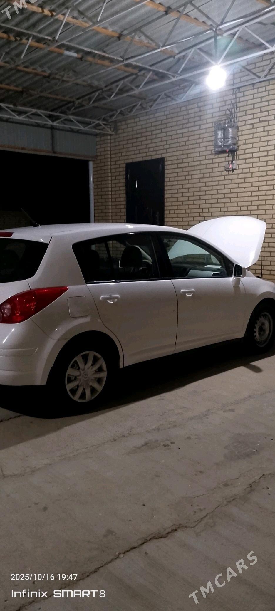 Nissan Versa 2011 - 110 000 TMT - Байрамали - img 1