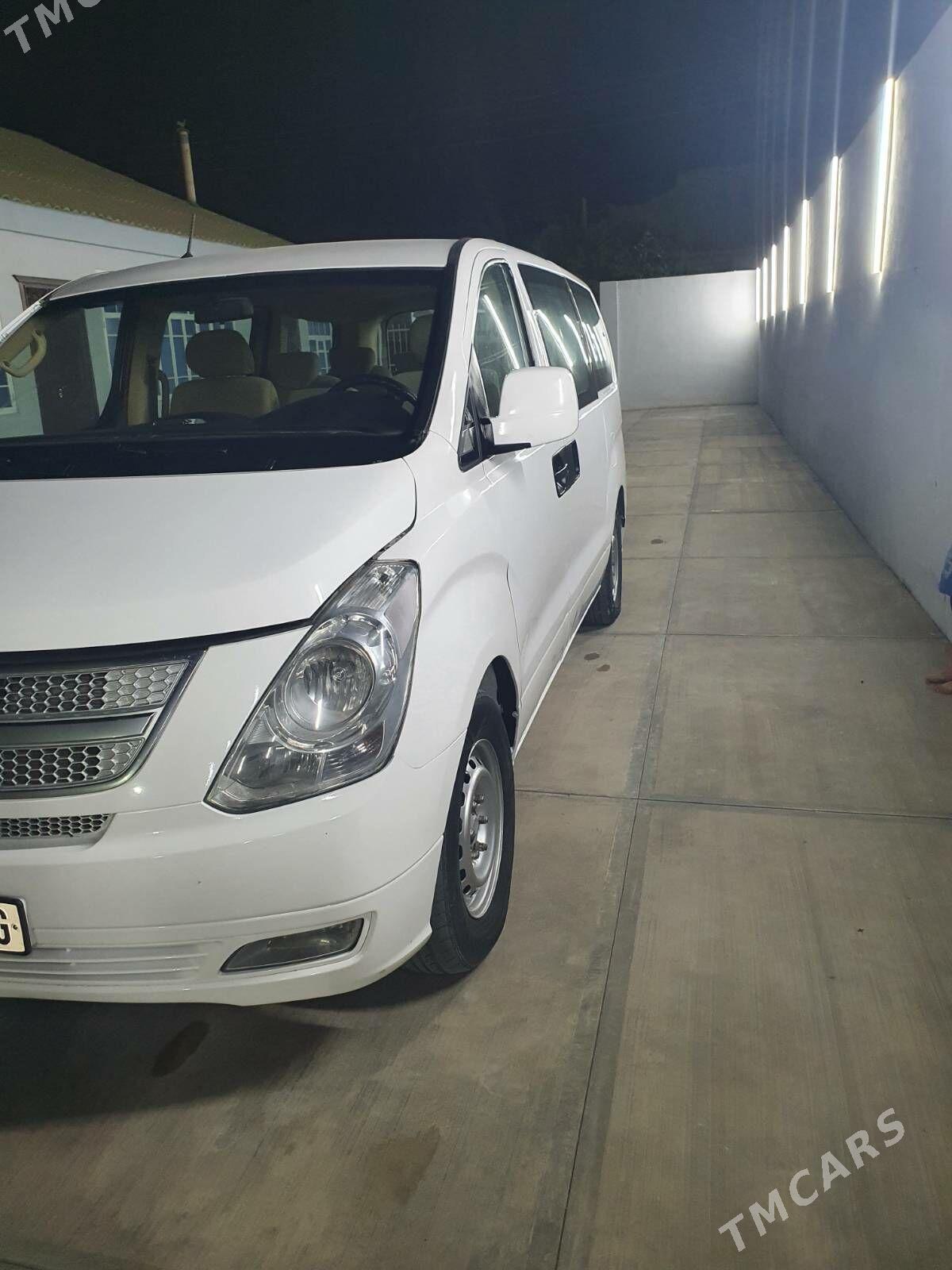 Hyundai H-1 2011 - 160 000 TMT - Büzmeýin - img 4