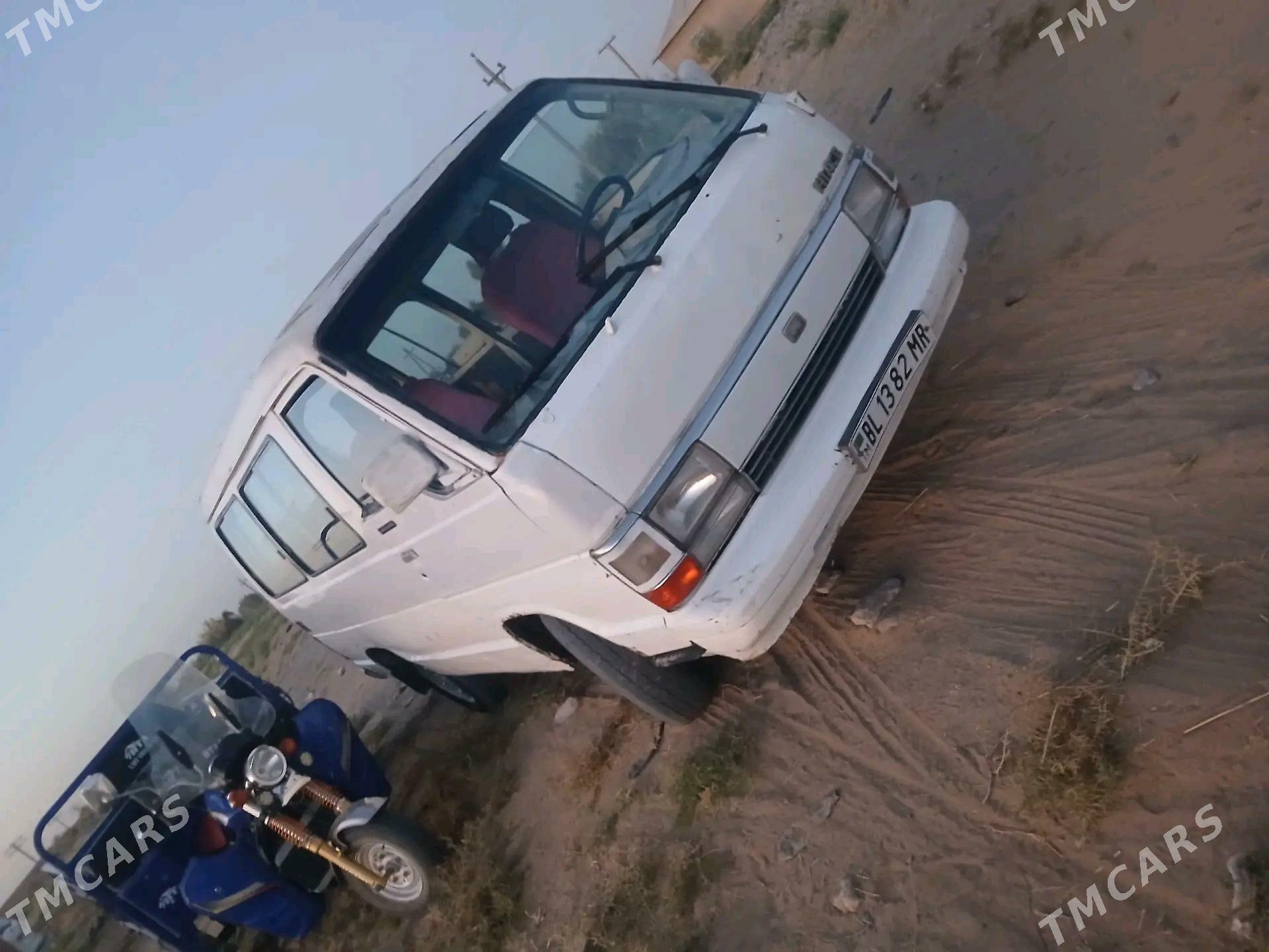 Toyota Hiace 1989 - 40 000 TMT - Мары - img 4