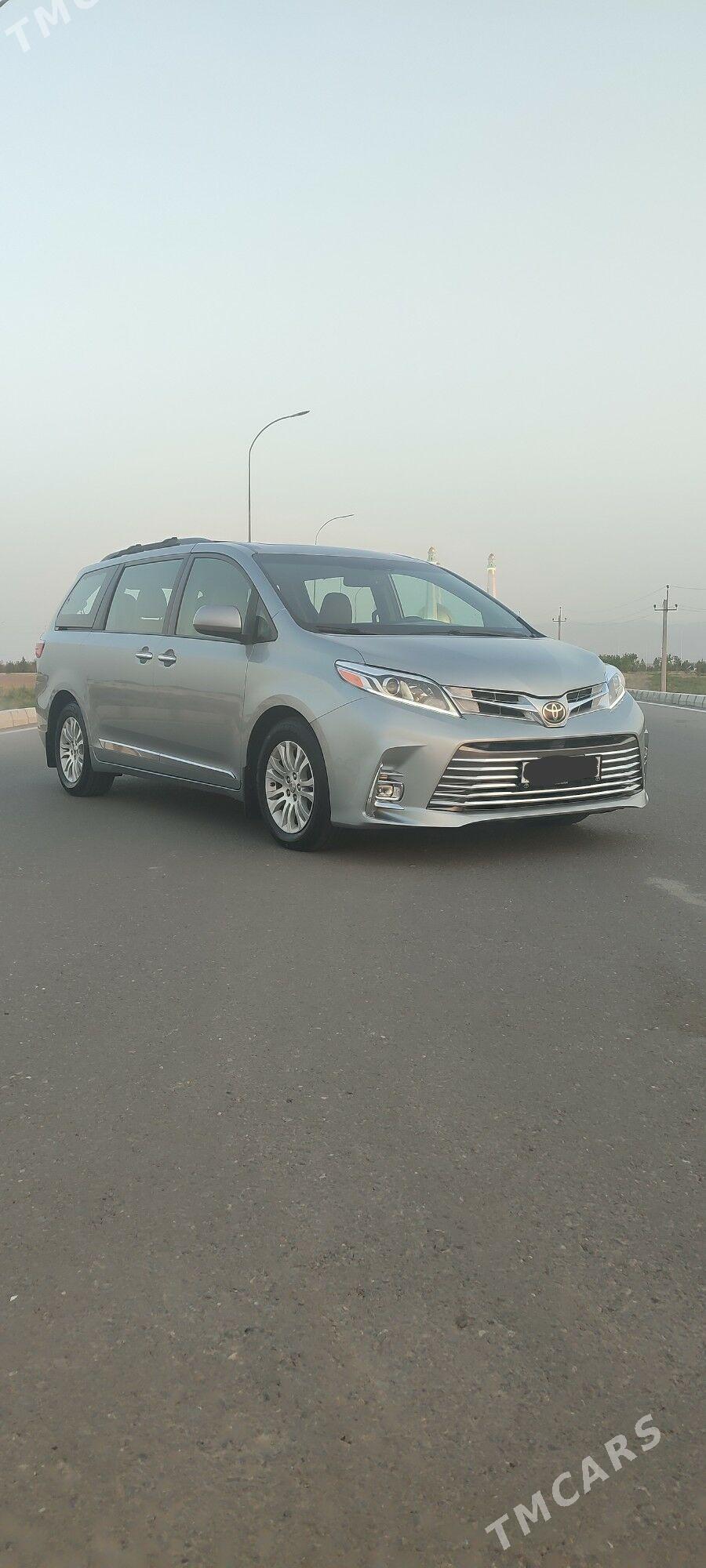 Toyota Sienna 2016 - 400 000 TMT - Кака - img 1