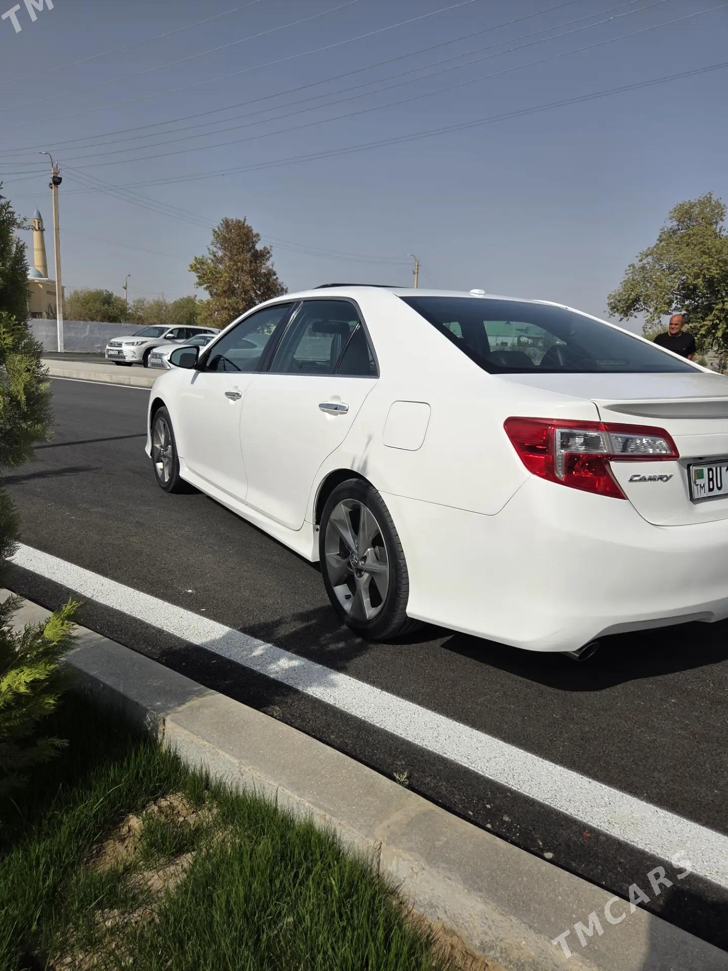 Toyota Camry 2013 - 255 000 TMT - Büzmeýin - img 1