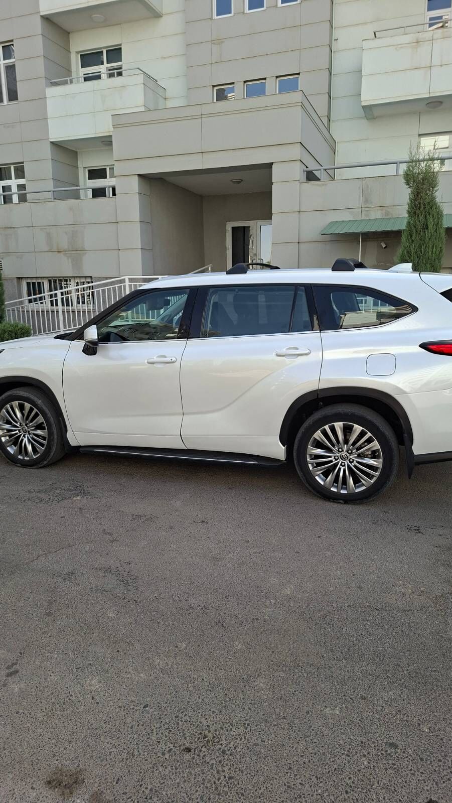 Toyota Highlander 2021 - 580 000 TMT - Мары - img 9