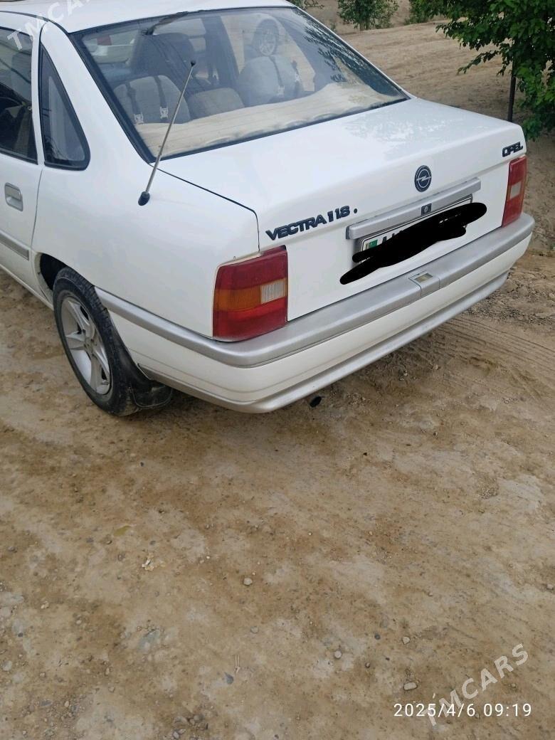 Opel Vectra 1989 - 29 000 TMT - Мургап - img 3