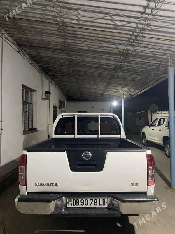 Nissan Navara 2012 - 210 000 TMT - Саят - img 5