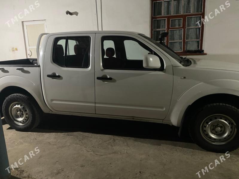 Nissan Navara 2012 - 210 000 TMT - Саят - img 6