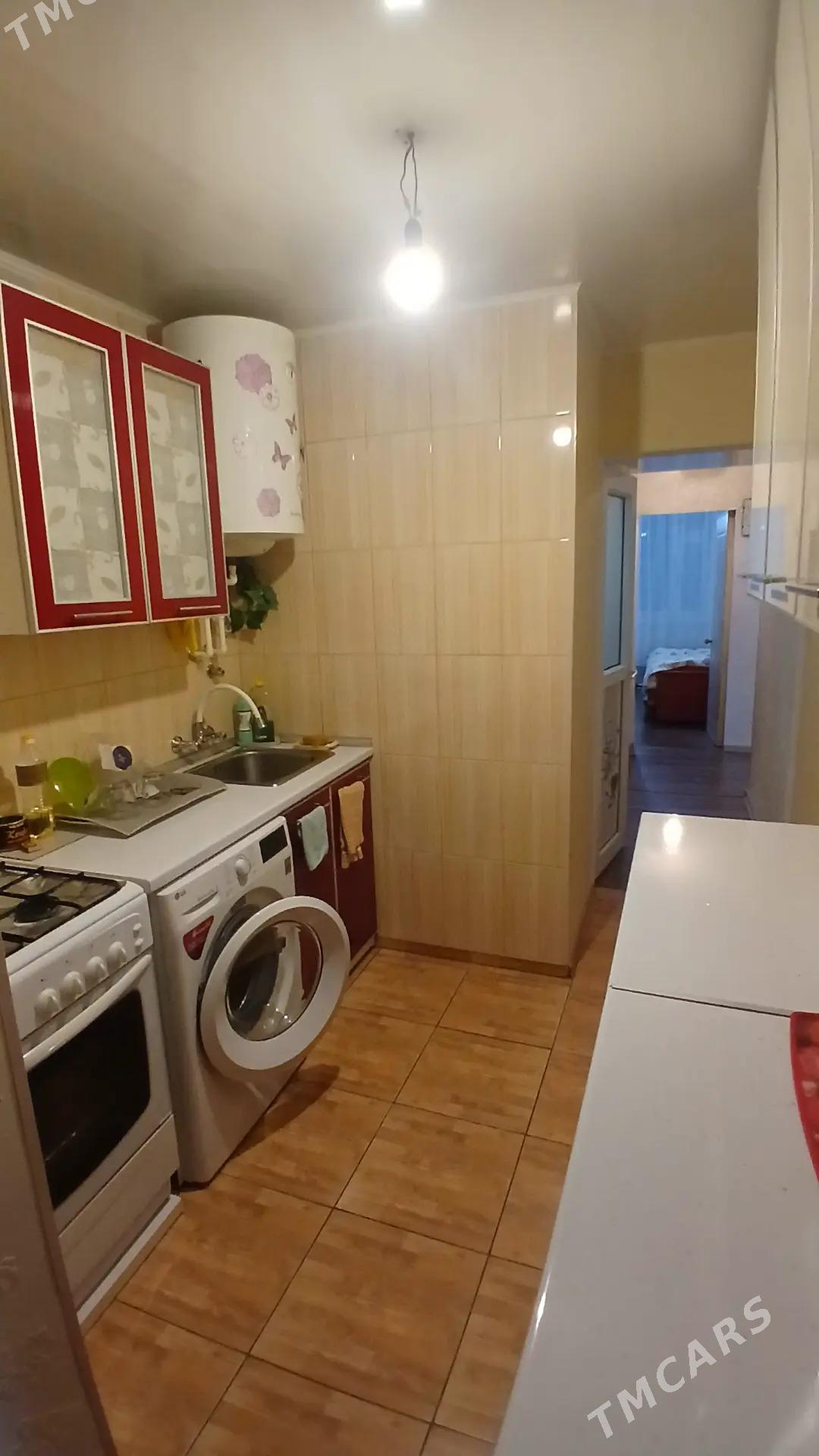 6 мкр 3 этаж 3 комнаты - 6 mkr - img 8