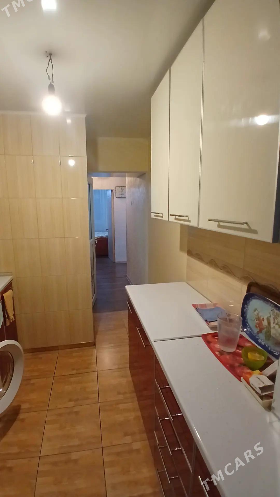 6 мкр 3 этаж 3 комнаты - 6 mkr - img 4