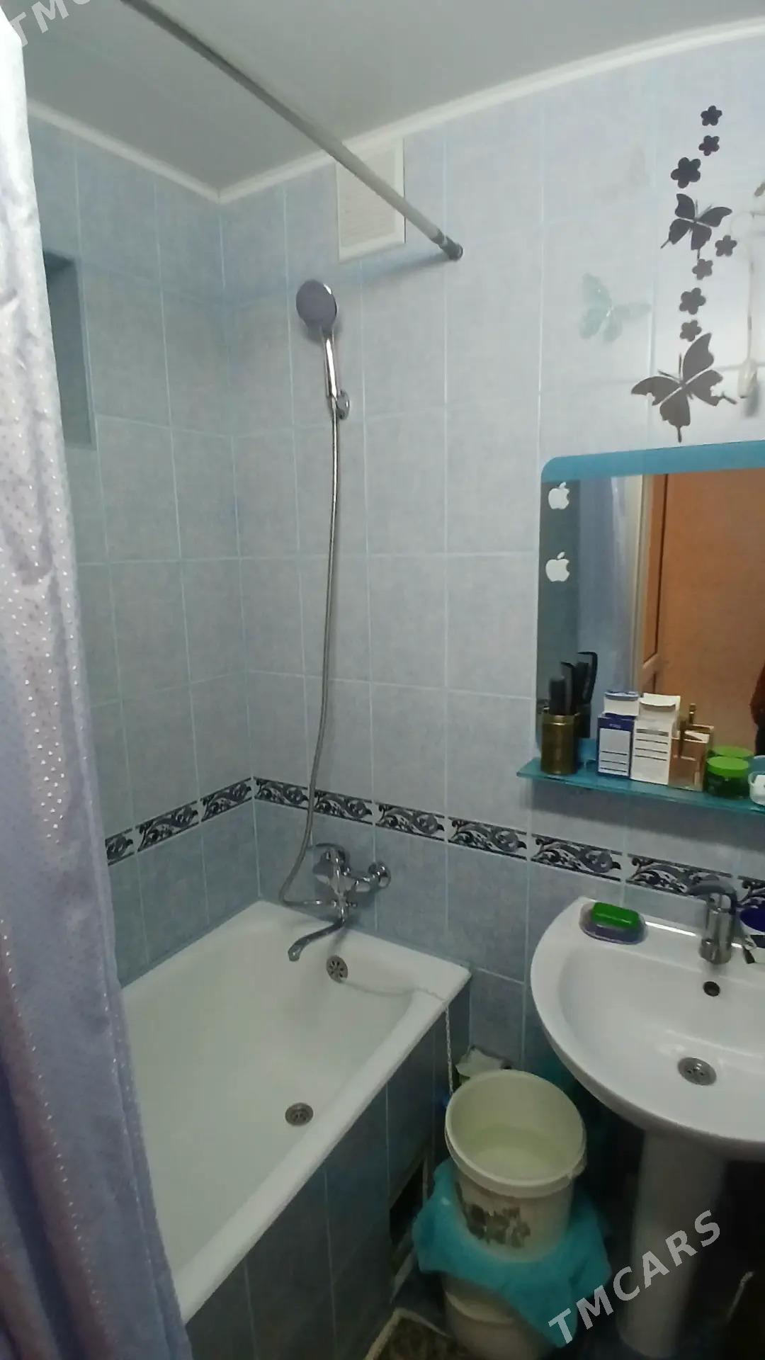 6 мкр 3 этаж 3 комнаты - 6 mkr - img 9