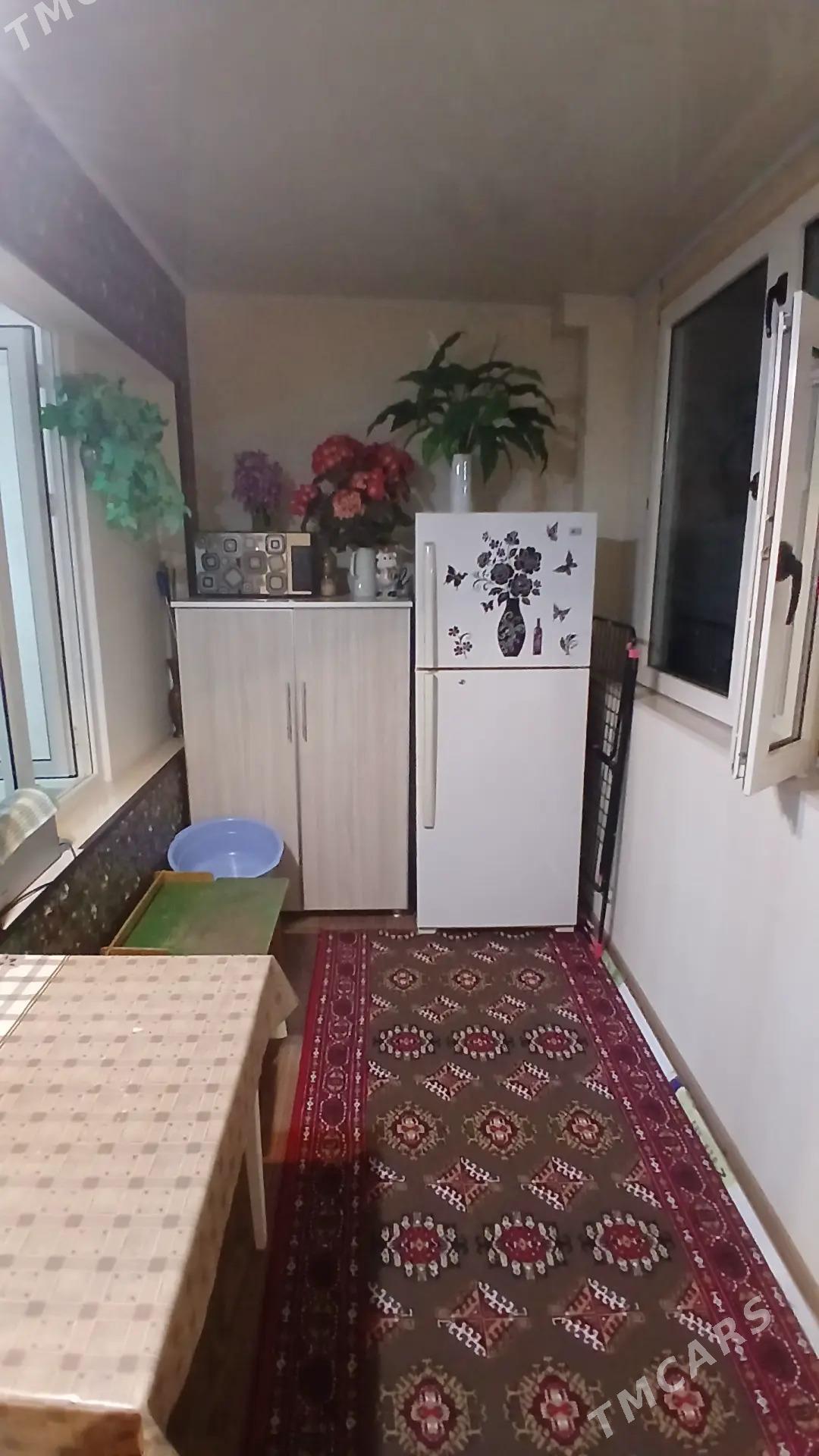 6 мкр 3 этаж 3 комнаты - 6 mkr - img 3