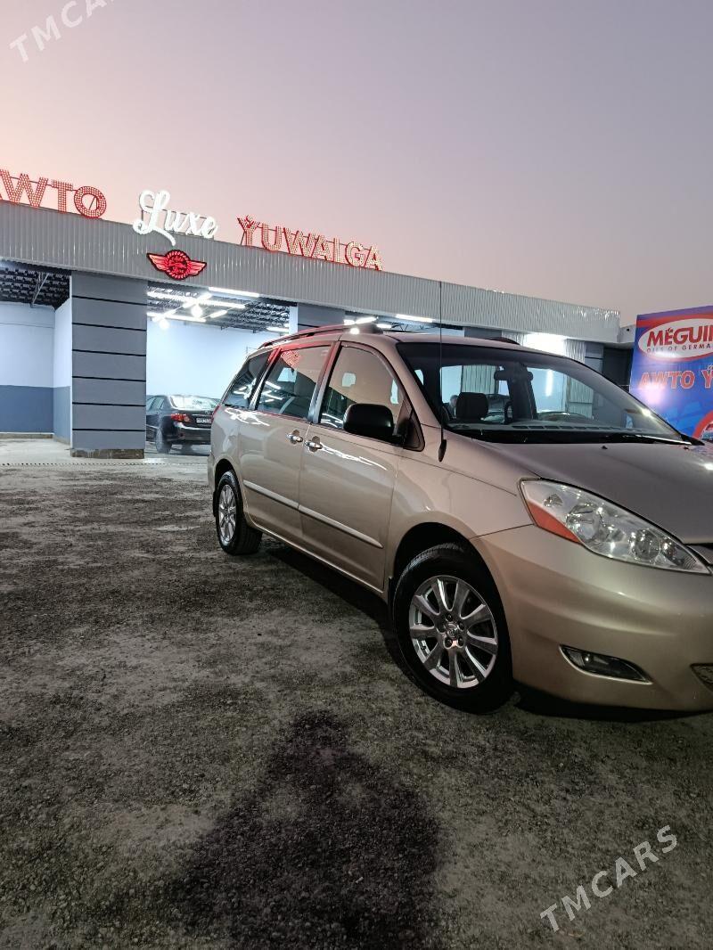 Toyota Sienna 2006 - 240 000 TMT - Мары - img 5