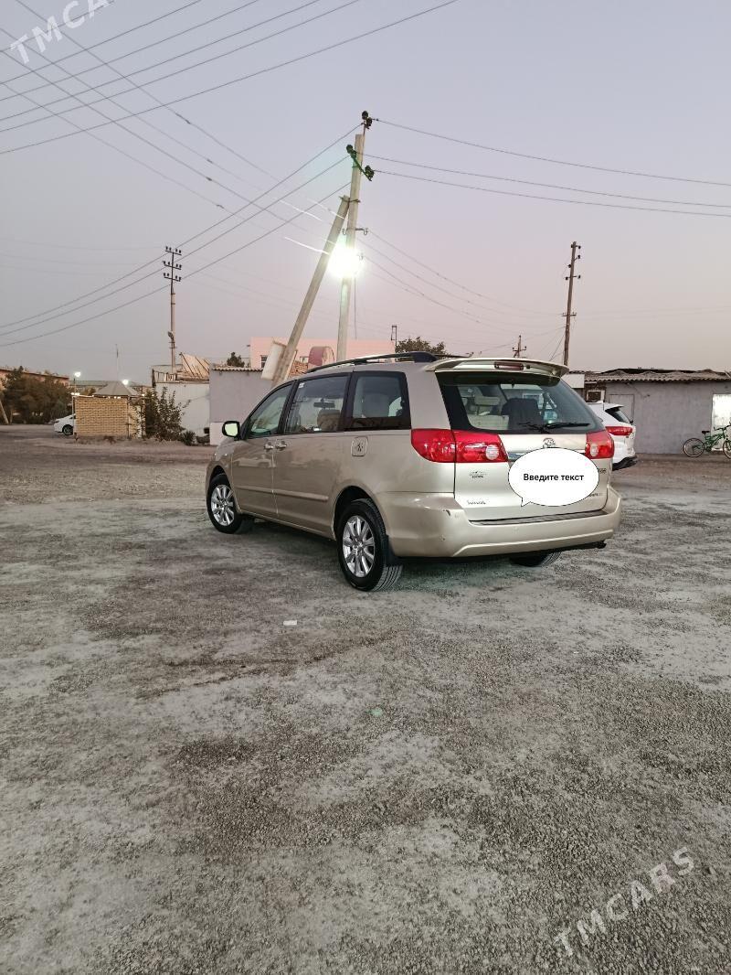 Toyota Sienna 2006 - 240 000 TMT - Мары - img 3