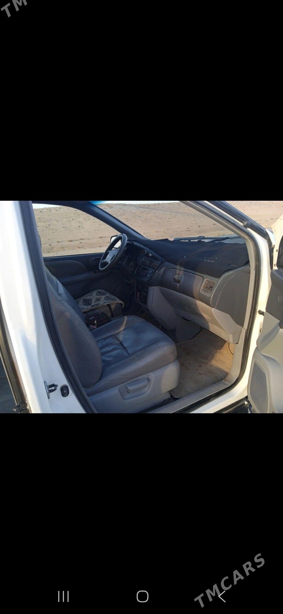 Toyota Sienna 2001 - 150 000 TMT - Койтендаг - img 3