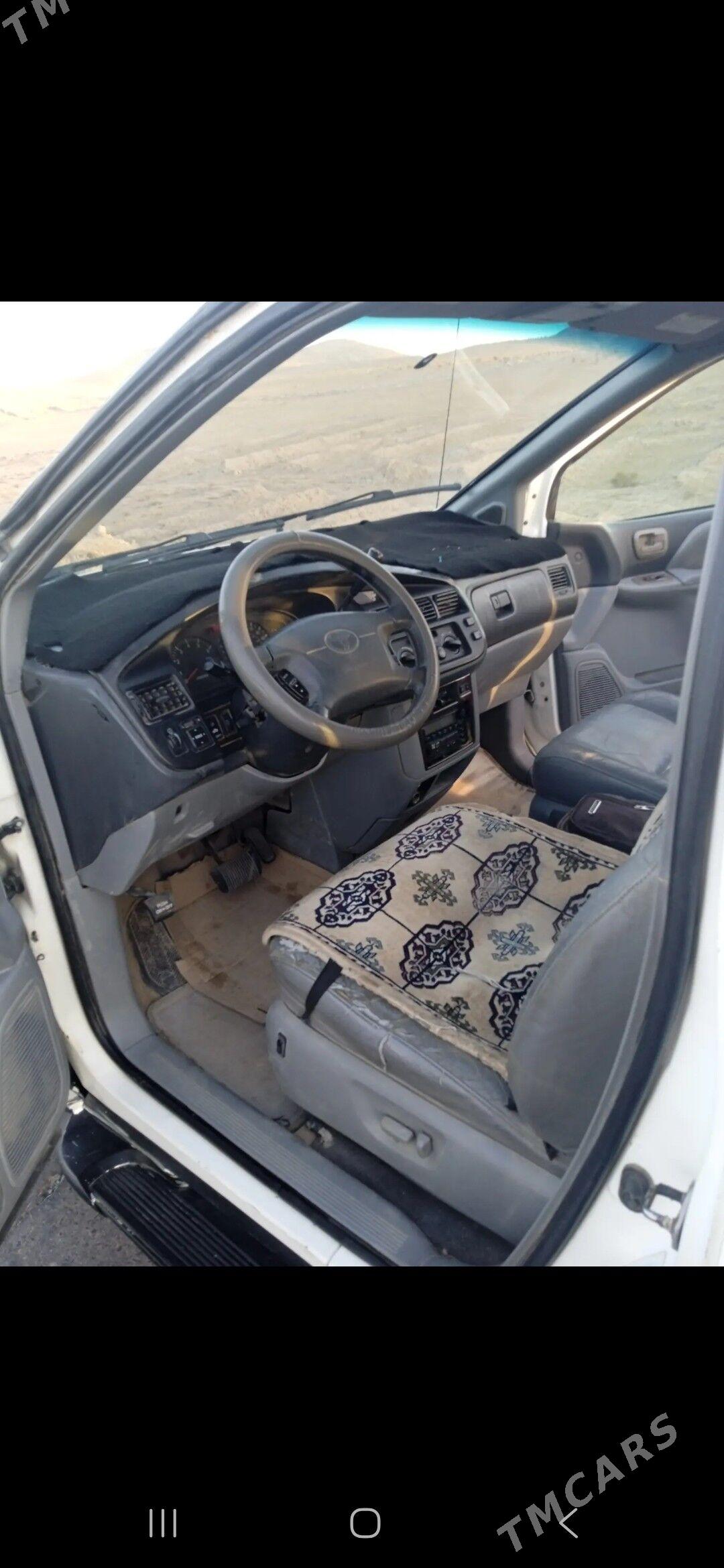 Toyota Sienna 2001 - 150 000 TMT - Койтендаг - img 2