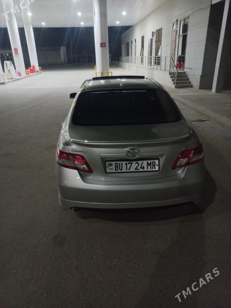 Toyota Camry 2010 - 240 000 TMT - Байрамали - img 2