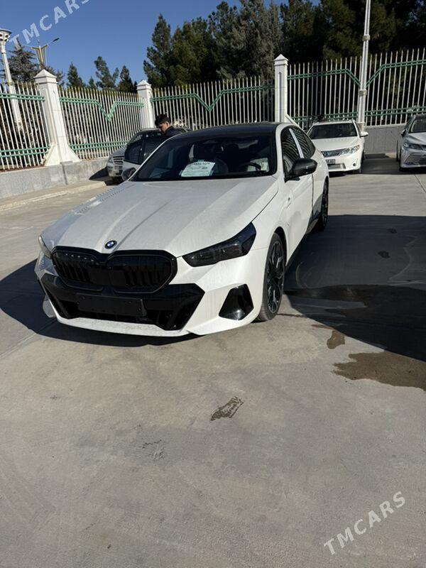 BMW 550 2024 - 2 548 000 TMT - Ашхабад - img 1