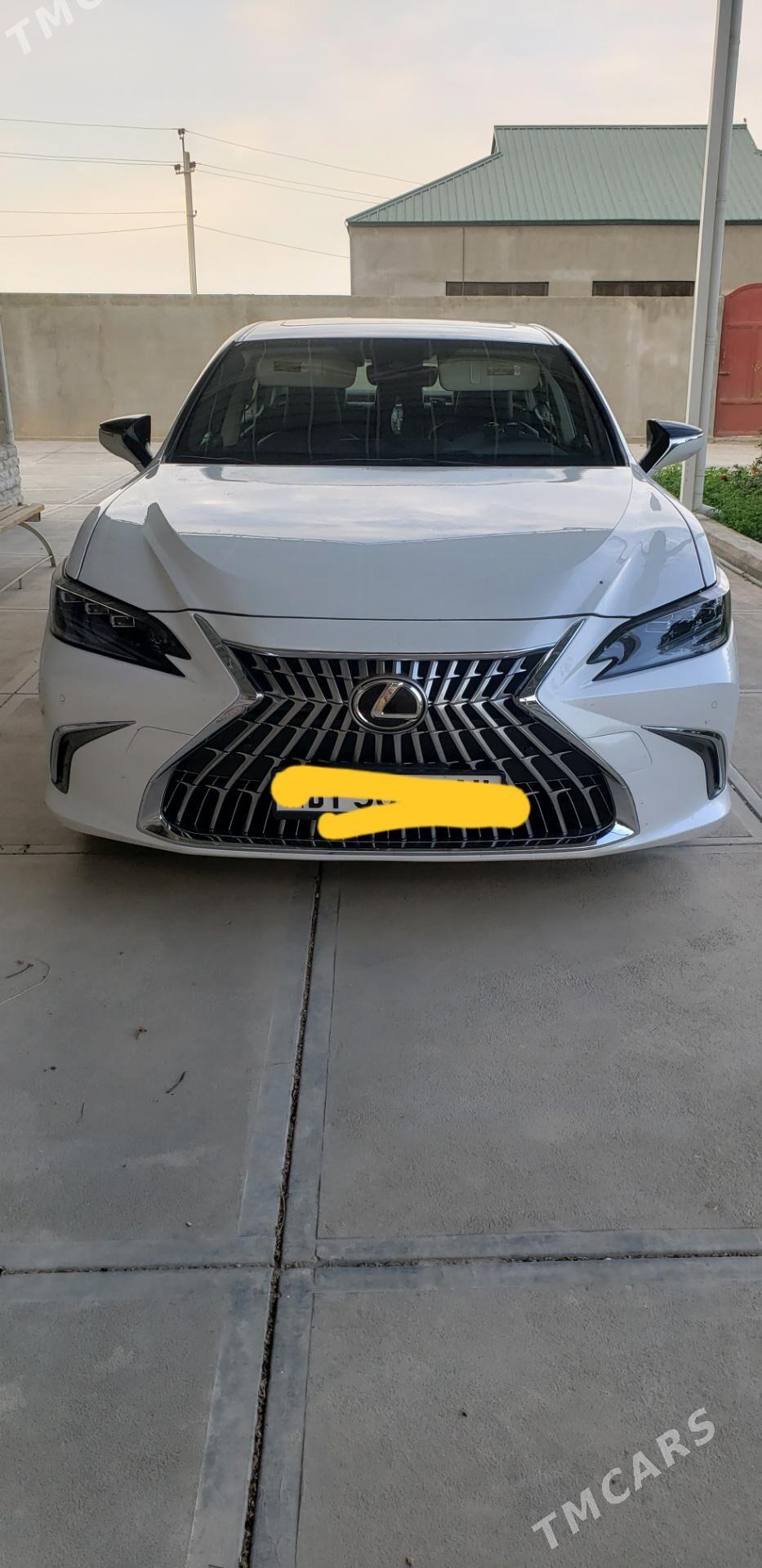 Lexus ES 350 2020 - 600 000 TMT - Büzmeýin - img 2